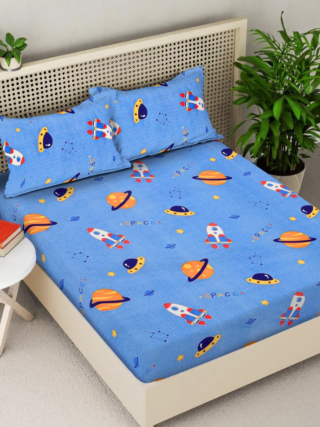 Fabinaliv Floral Print 300 TC Super-King Fitted Bedsheet with 2 Pillow Covers