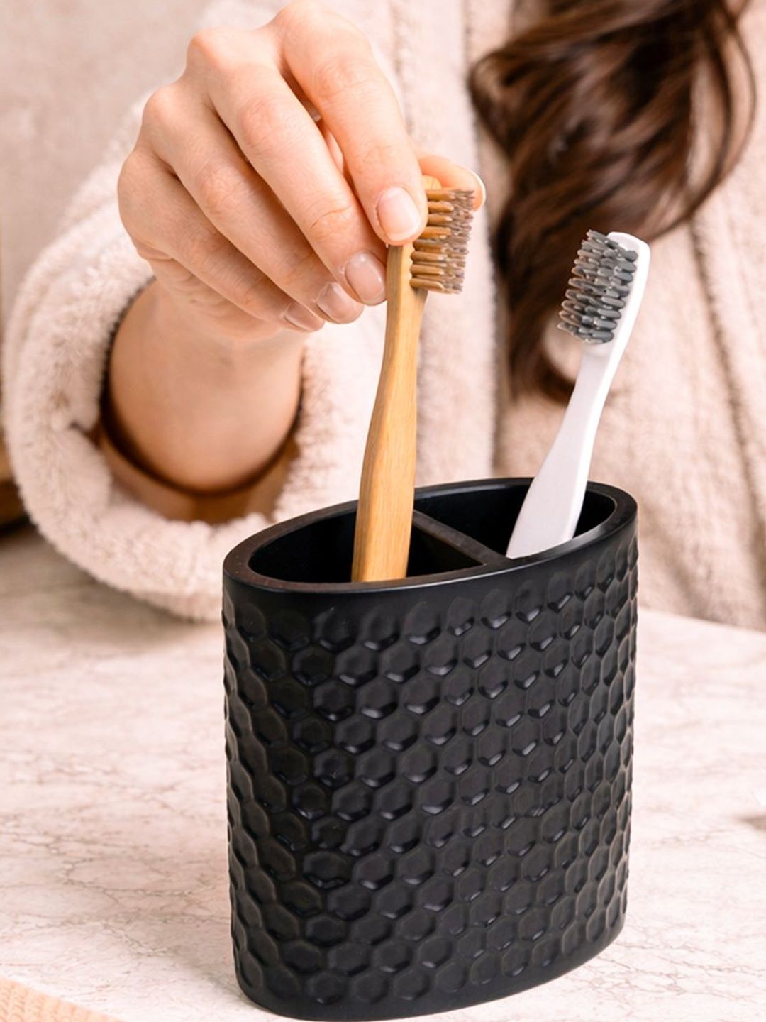 MARKET99 Black Textured Polyresin-image-26