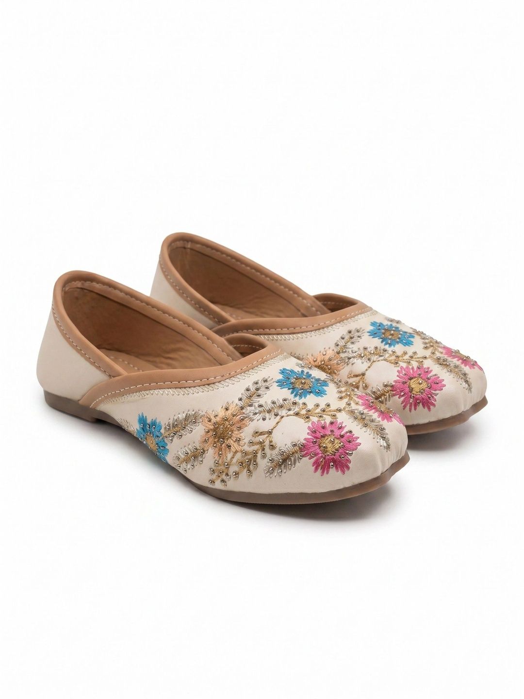 Lil Lollipop Girls Embellished Ethnic Mojaris with Embroidered Flats-picture-16