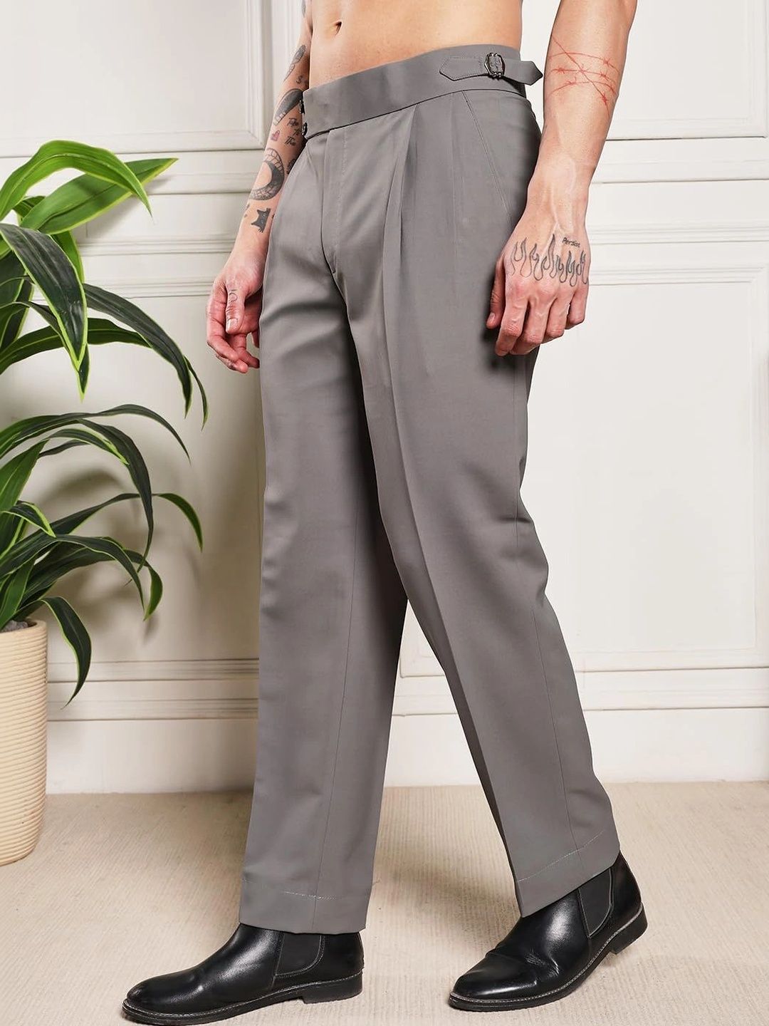 Qlanz Men Relaxed Pleated Trousers-picture-27