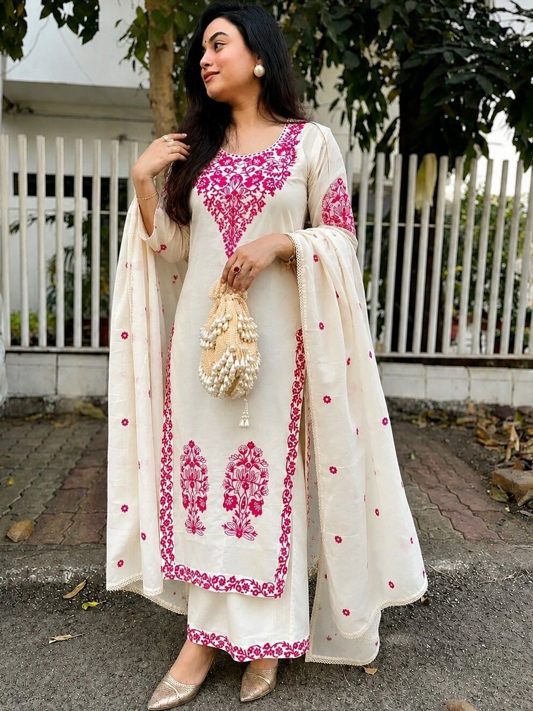 Moda Rapido Women Ethnic Motifs Embroidered Regular Thread Work Pure Cotton Kurta with Palazzos & With-picture-19