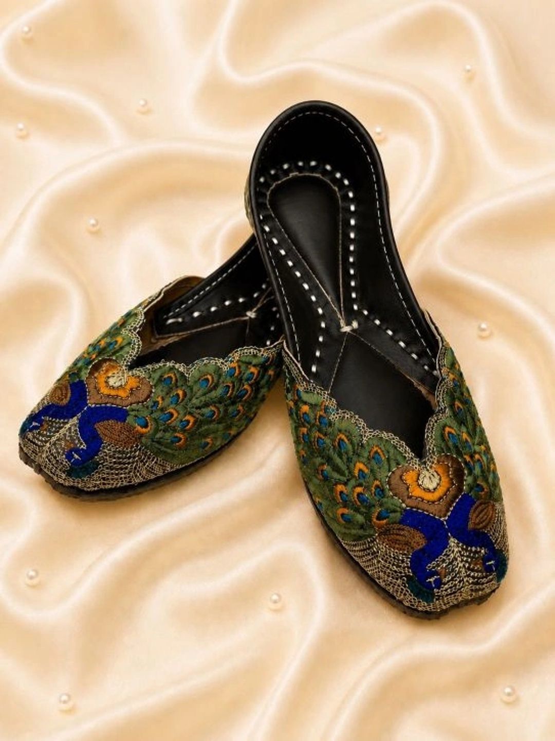 House of Pataudi Women Embellished Ethnic Mojaris with Embroidered Flats-picture-14