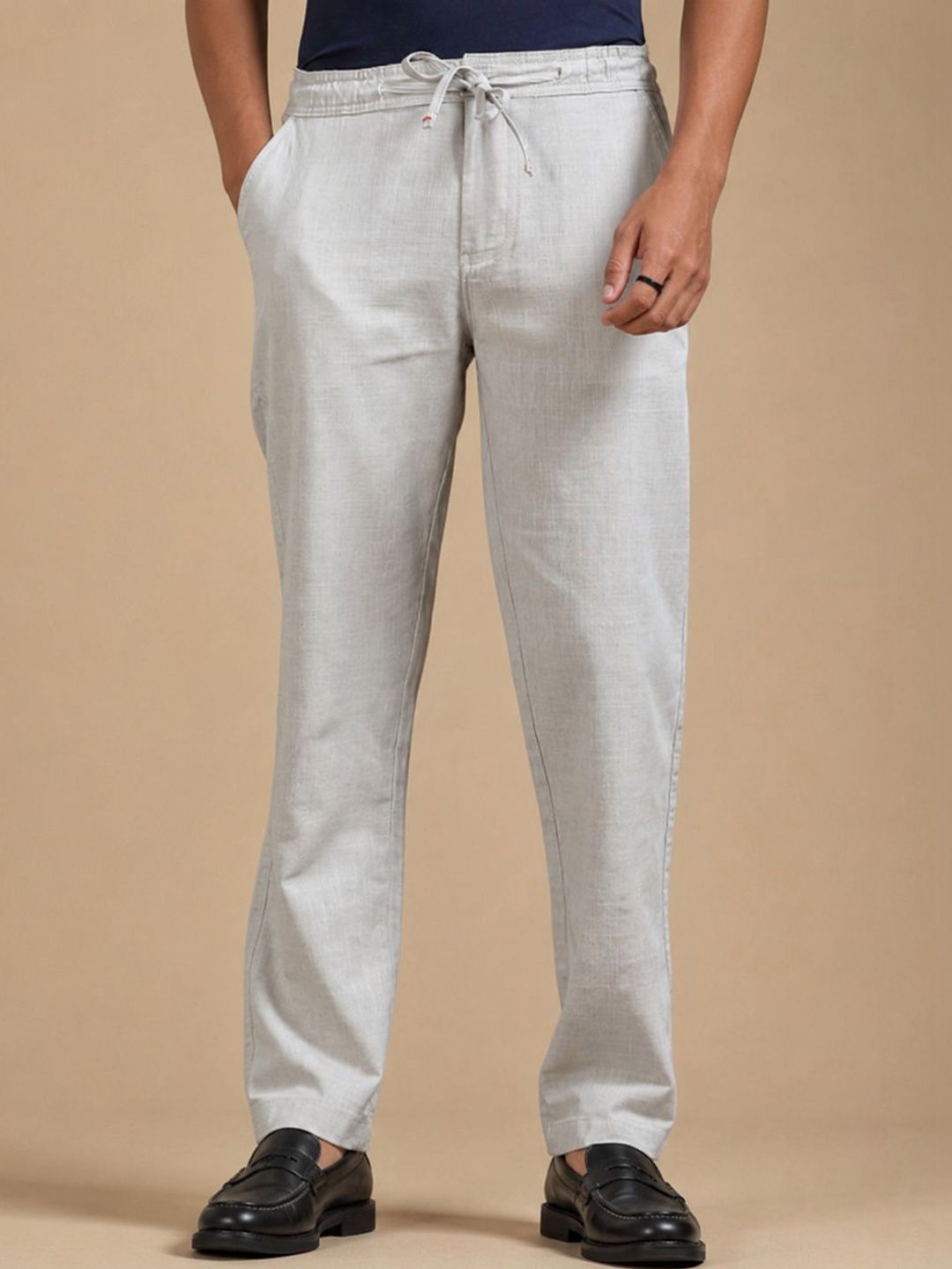 The Roadster Lifestyle Co. Men Linen Lt Grey Relaxed-Fit Regular Trousers-image-17
