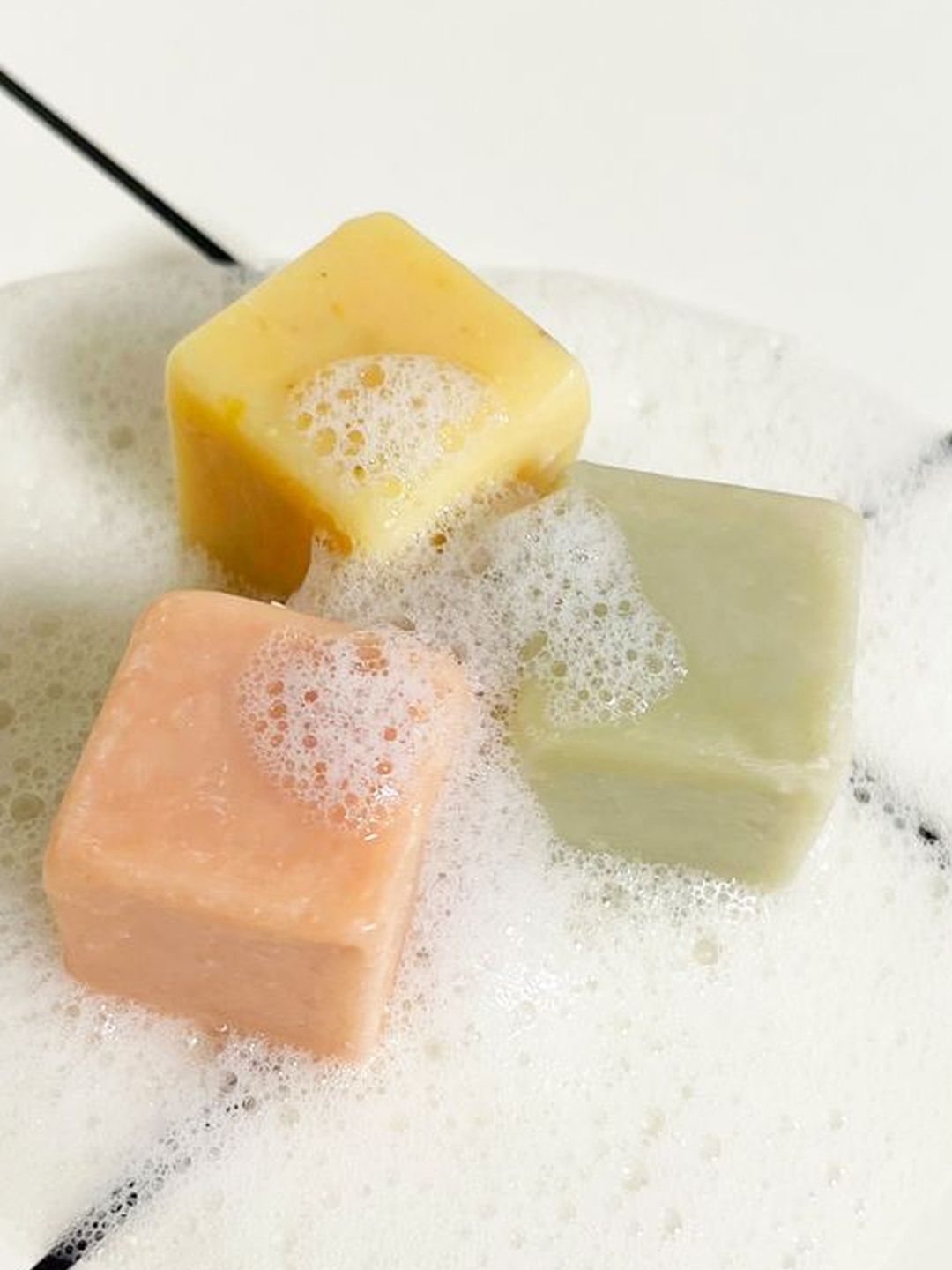 LAYER.P Set Of 6 Cleansing Cubes With Foam Maker & Shampoo Bars-image-3