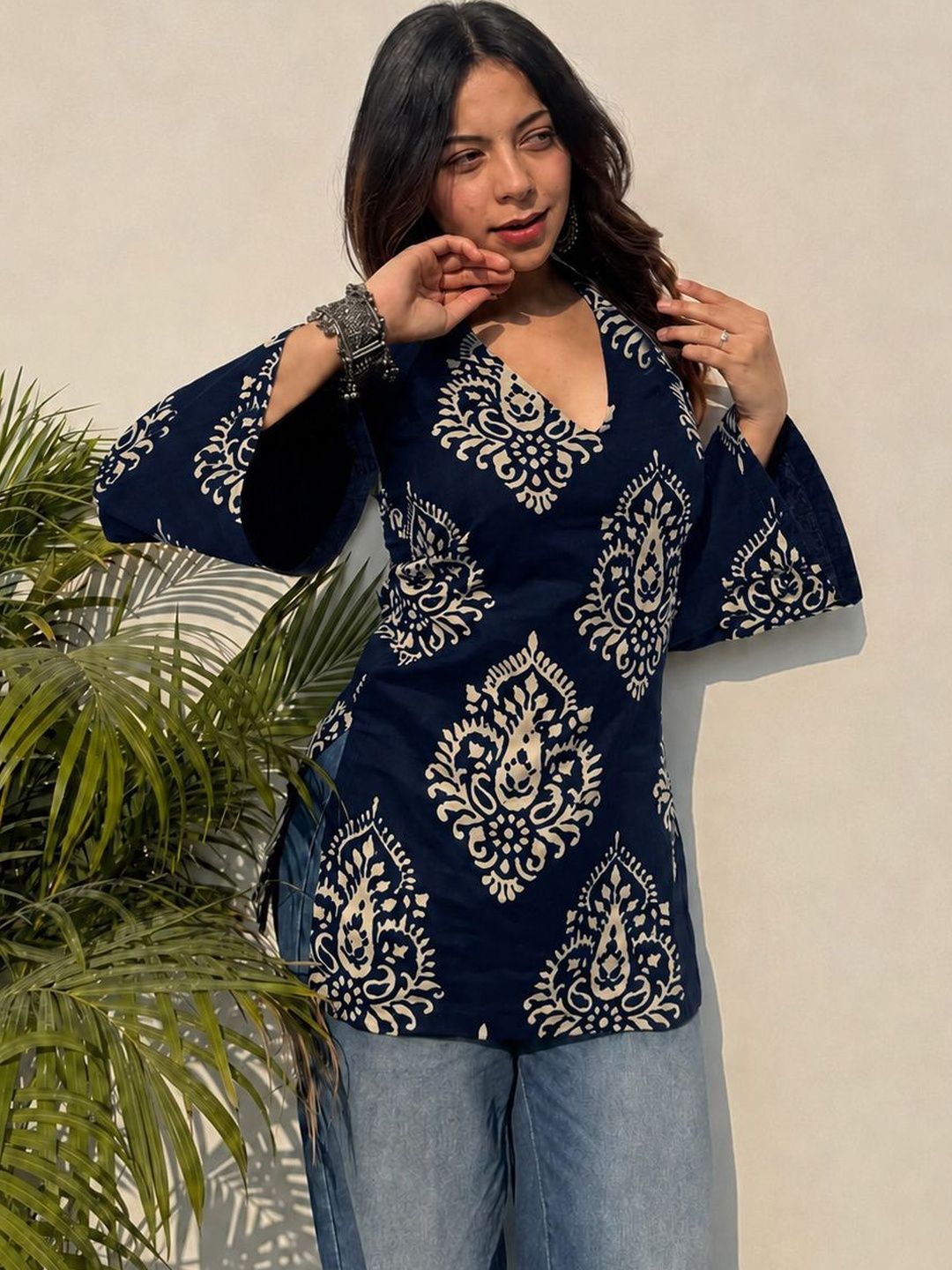 GoSriKi Ethnic Motifs Printed V-Neck Kurti-picture-40
