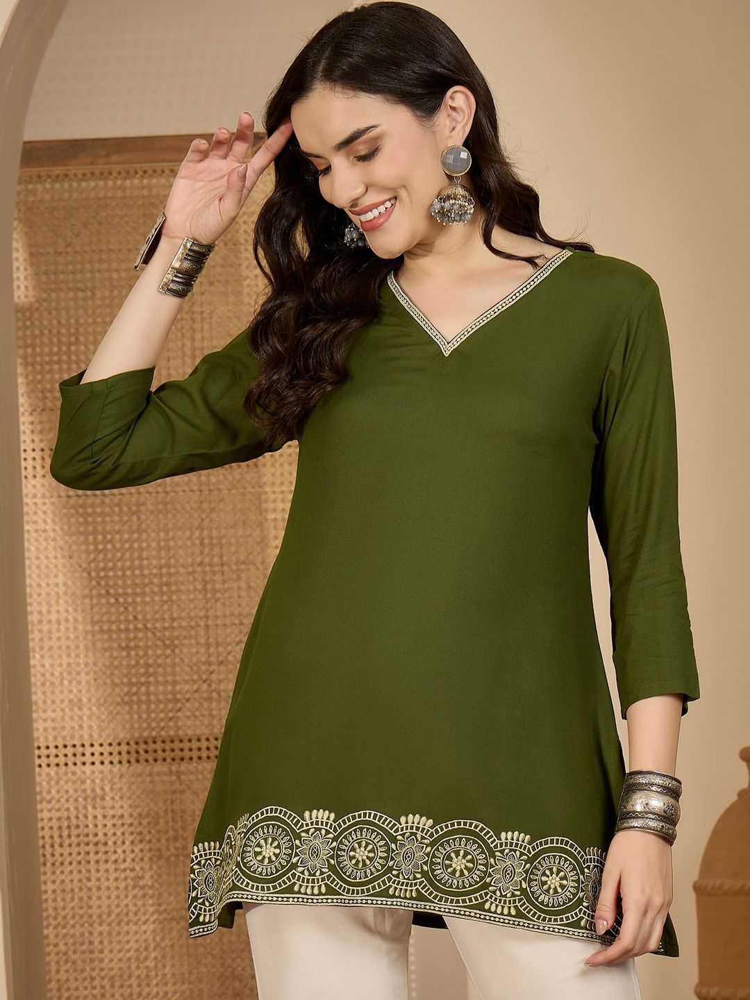 Sangria Ethnic Motifs Embroidered V-Neck Thread Work Thread Work Kurti-picture-29