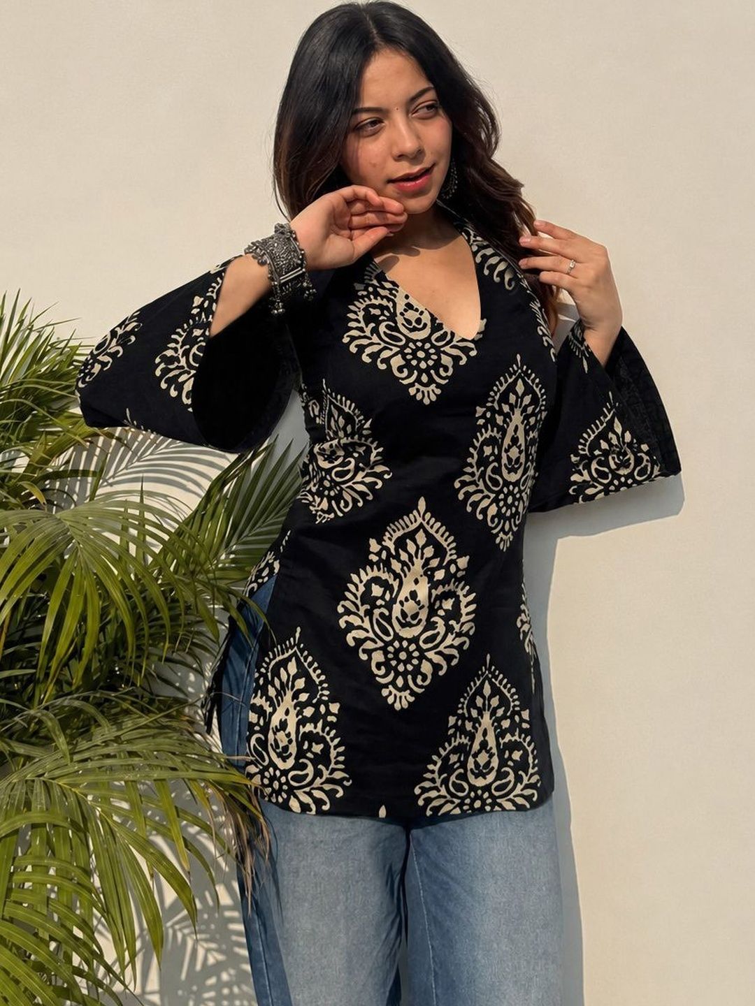 GoSriKi Ethnic Motifs Printed V-Neck Kurti-picture-47