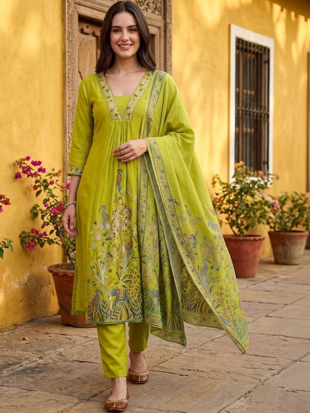 EVANORA Women Ethnic Motifs Embroidered Empire Thread Work Kurta with Trousers & With Dupatta-picture-45