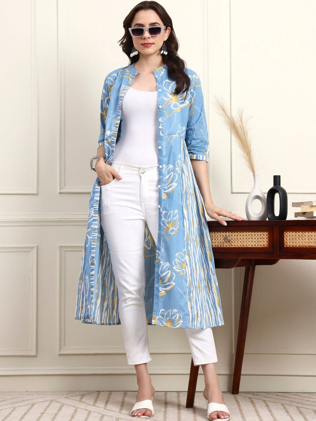 SUBAGI FASHION Women Printed Longline Button Shrug-image-5