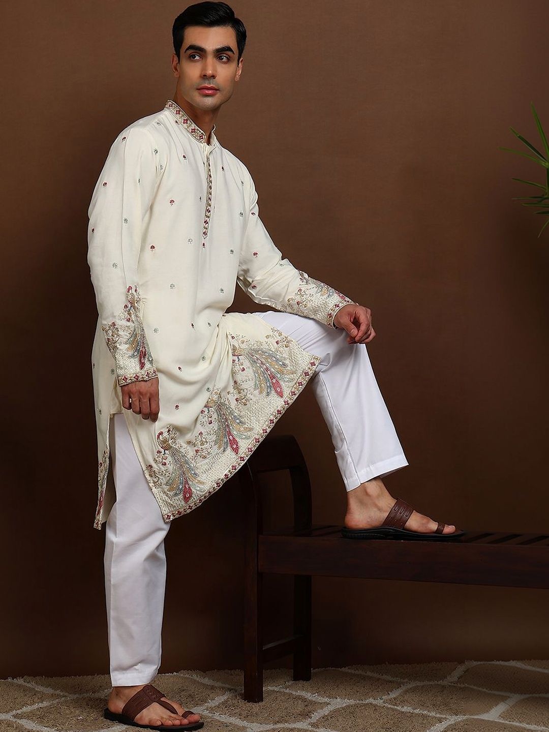 ADHIRAJAN Men Embroidered Thread Work Kurta-picture-34