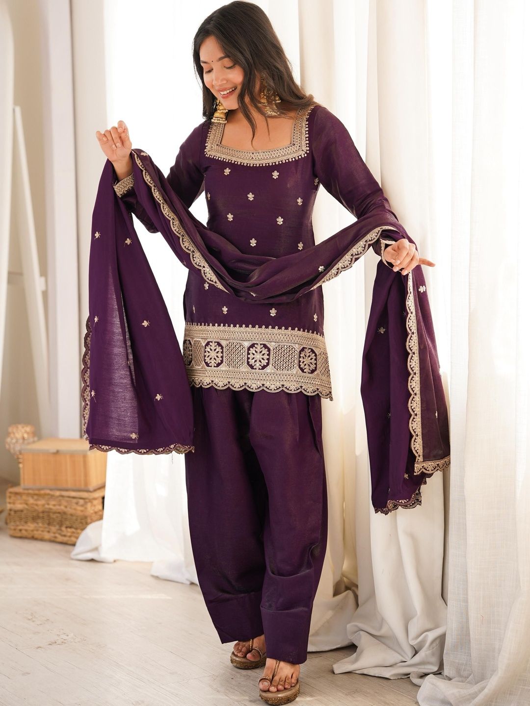 LEGEND WEAR Women Ethnic Motifs Embroidered Regular Thread Work Kurta with Patiala & With Dupatta
