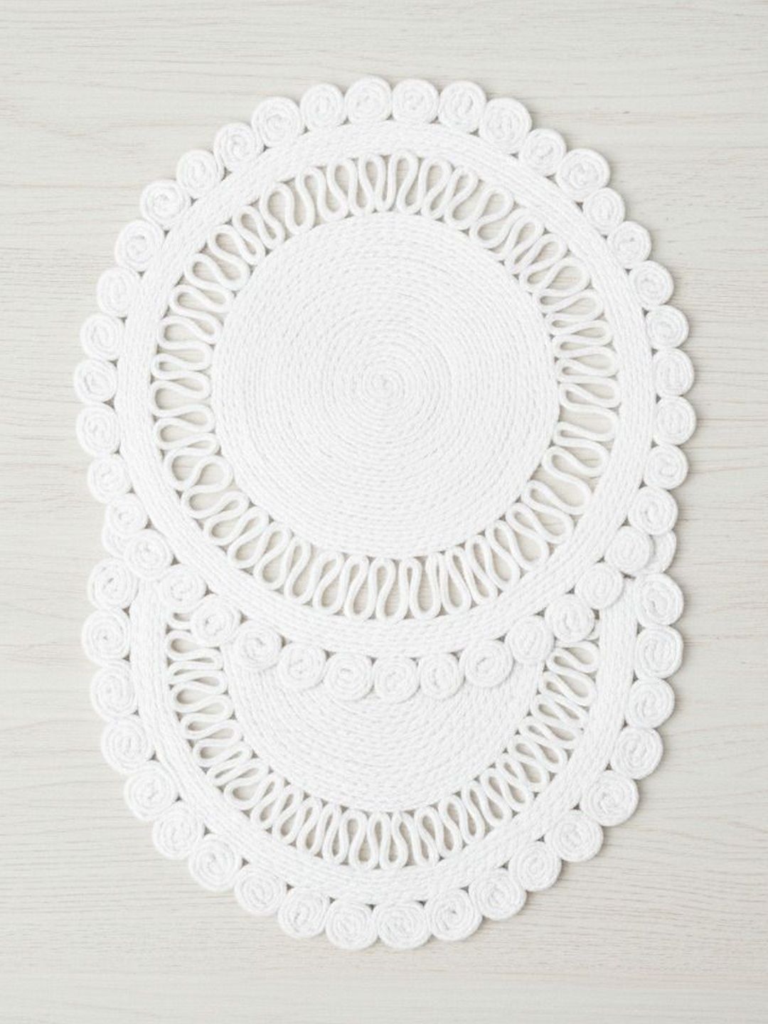 Siya Textiles White Set Of 2 Round Shaped Table Placemats-image-6