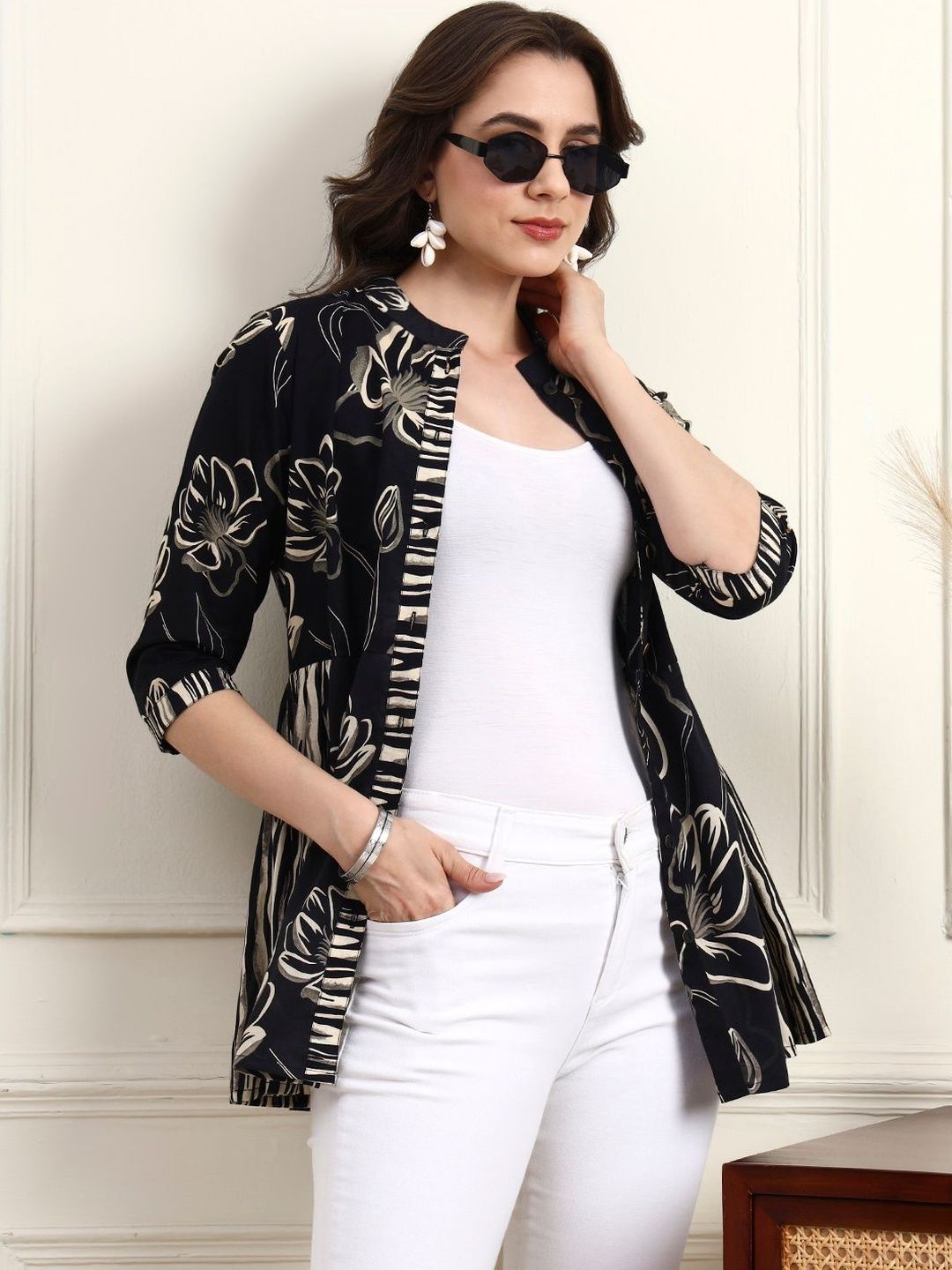 SUBAGI FASHION Women Printed Button Shrug-picture-20
