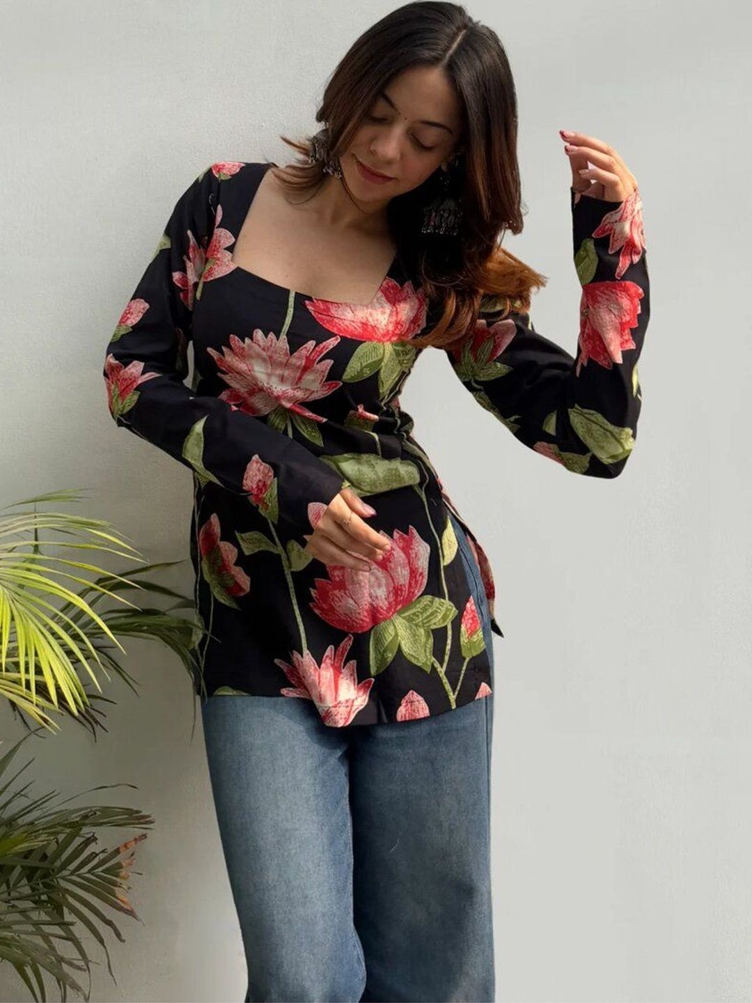 Light Daisy Floral Print Cotton Top-image-12