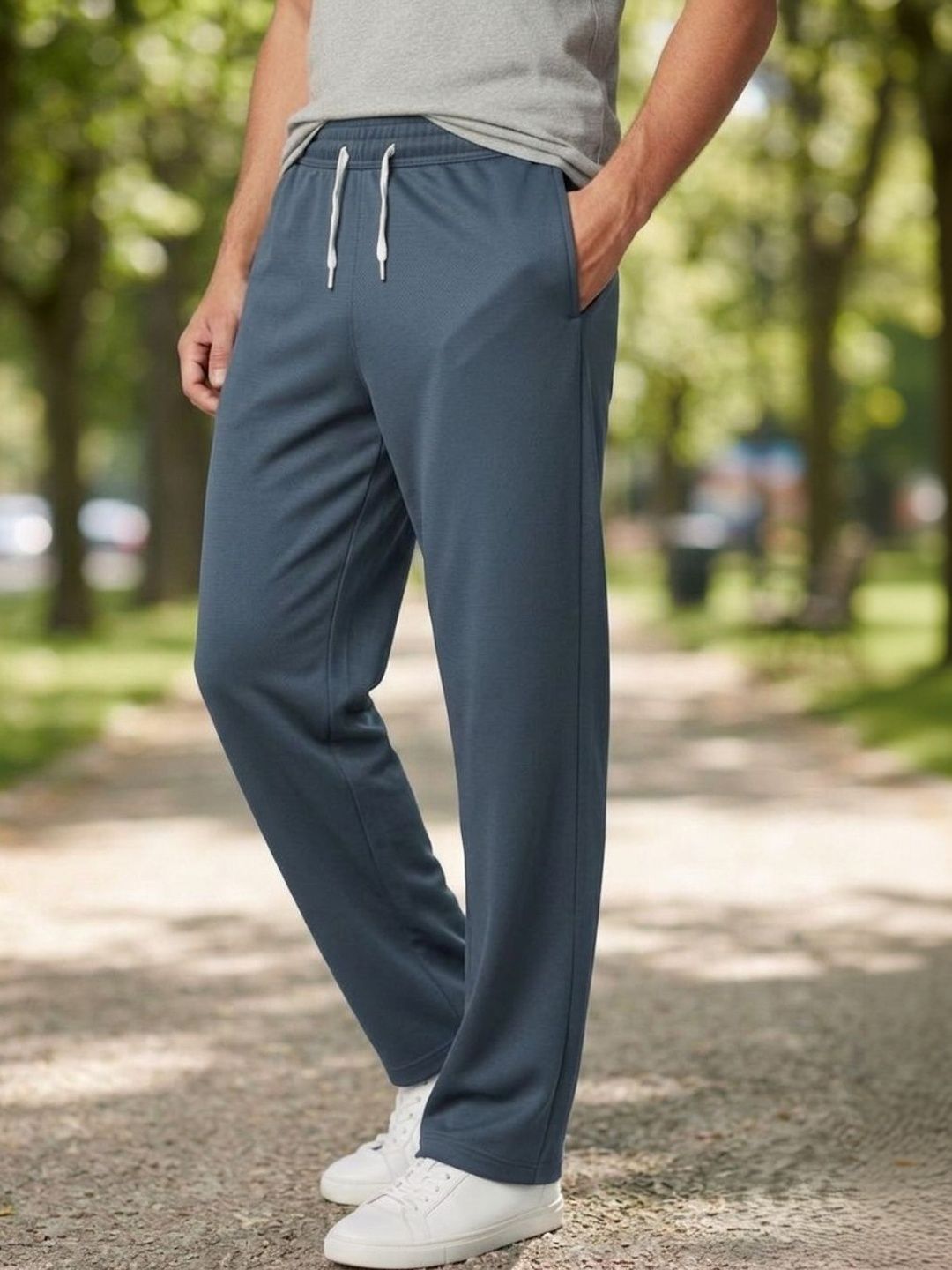 INDICLUB Men Relaxed Loose Fit Easy Wash Pleated Trousers-image-3