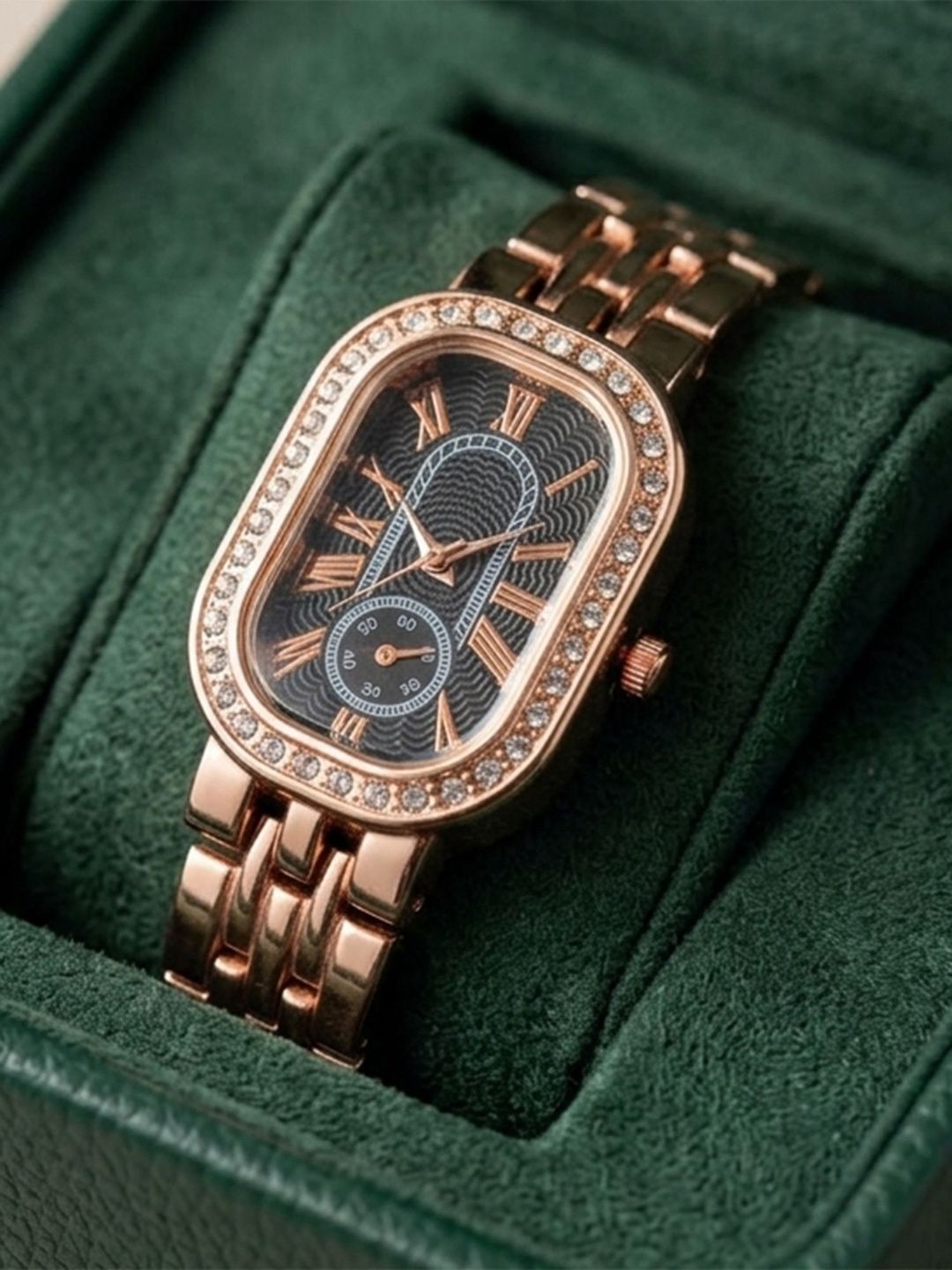 Praizy Times Women Brass Dial & Bracelet Style Straps Analogue Watch HS-OVAL-ROSEGOLD BLACK-DIAL-image-34