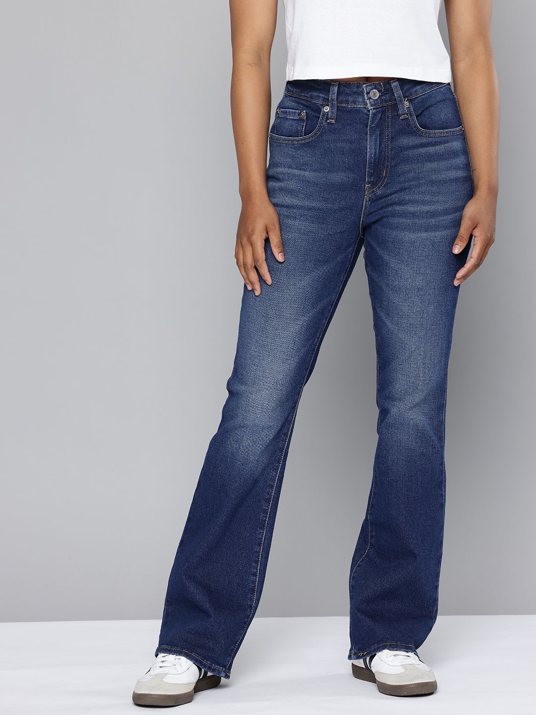 Levis Women 725 Bootcut High-Rise Light Fade Stretchable Jeans-image-38