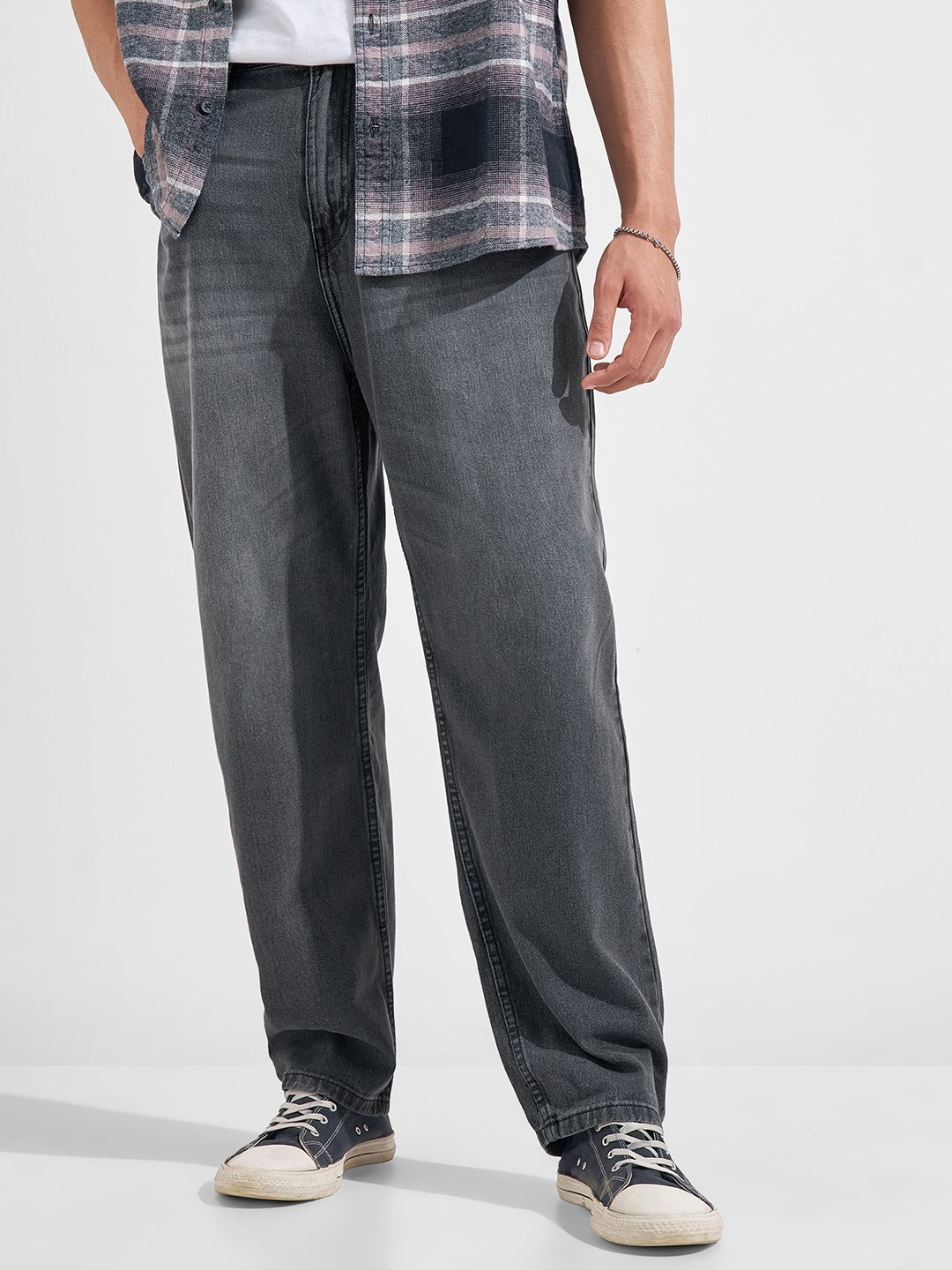 HIGHLANDER Men Straight Fit Mid-Rise Light Fade Stretchable Jeans-picture-26