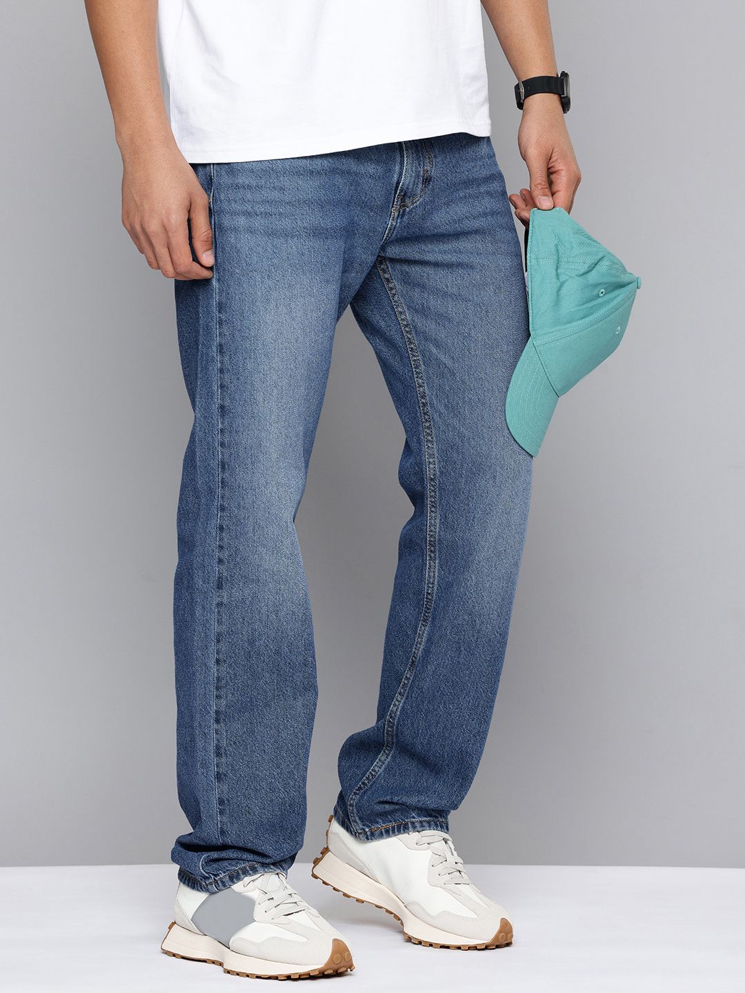 Levis Men 505 Regular Fit Light Fade Pure Cotton Jeans-image-4