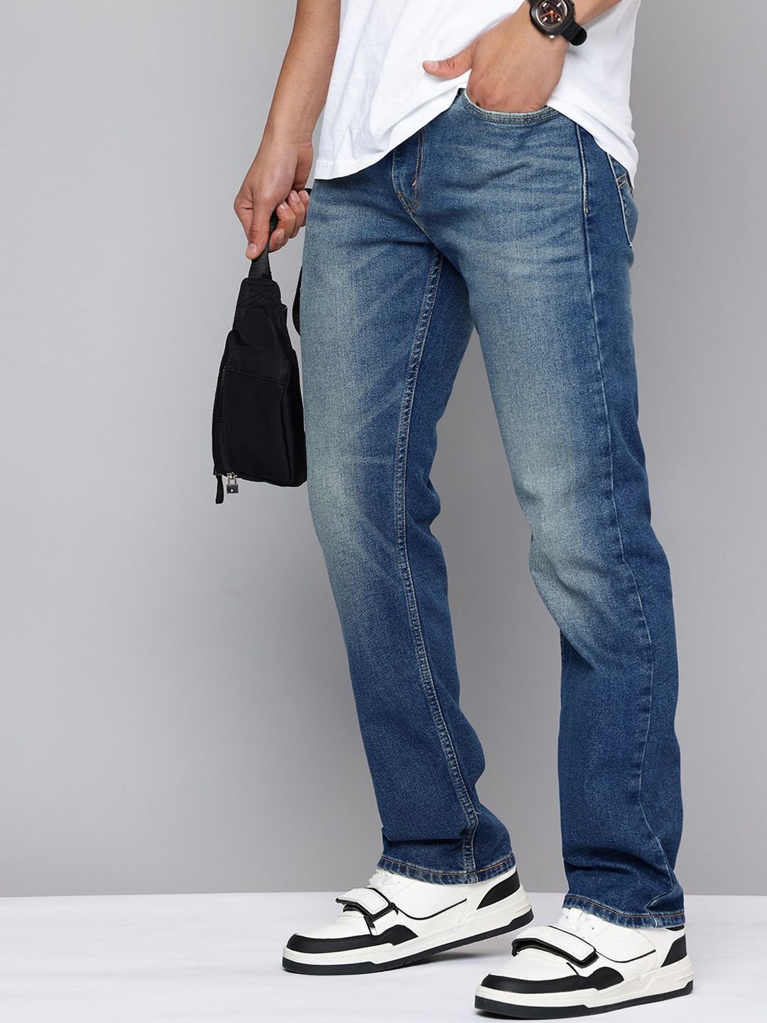 Levis Men 513 Slim Straight Fit Mid-Rise Heavy Fade Stretchable Jeans-image-4