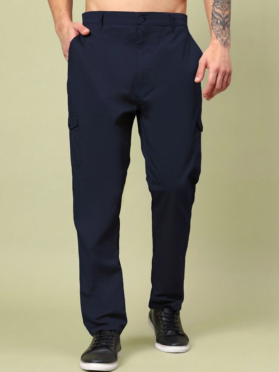 The Roadster Lifestyle Co Men Pure Cotton Relaxed Fit Cargo Trousers-picture-19