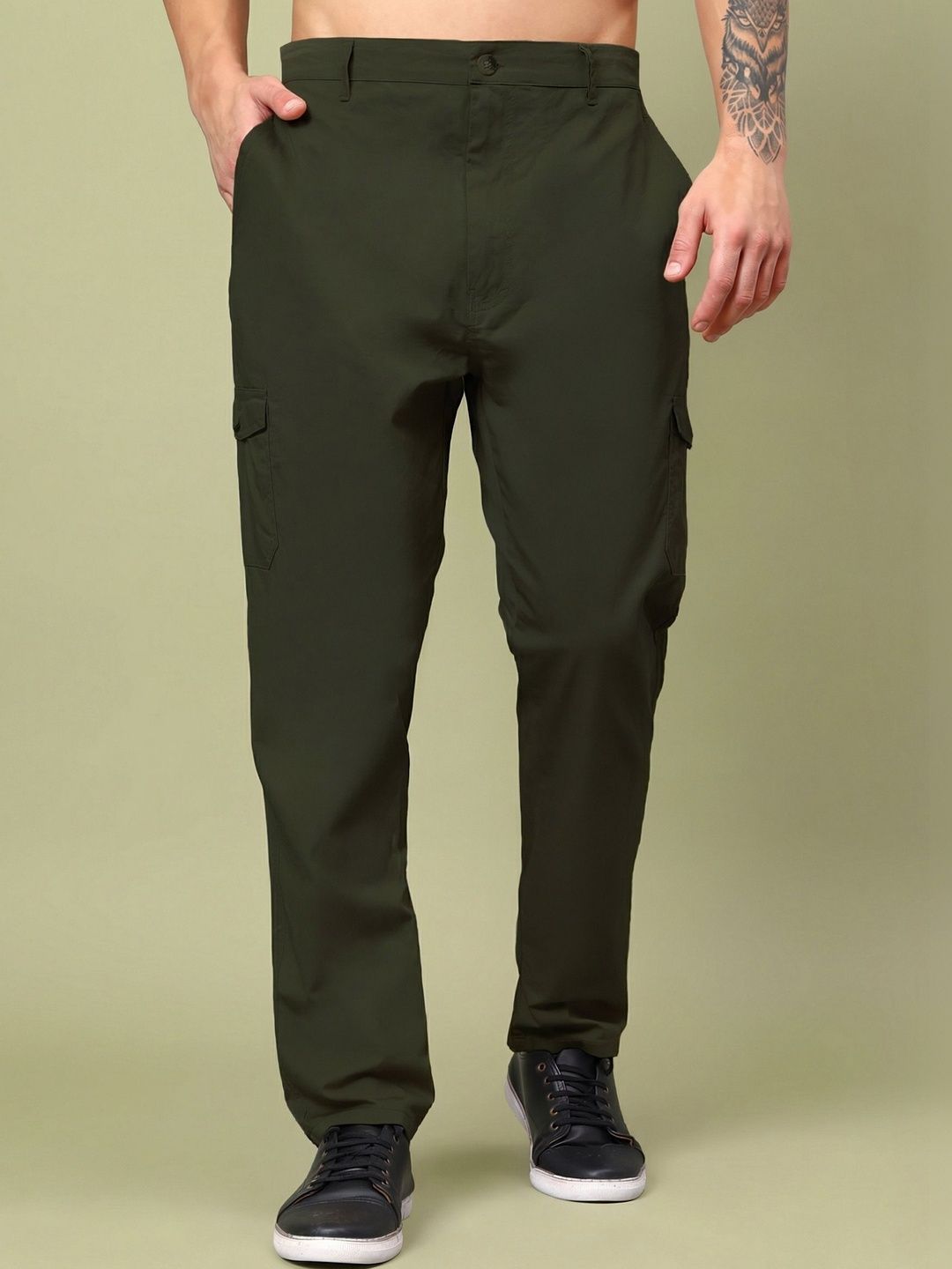 The Roadster Lifestyle Co Men Pure Cotton Relaxed Fit Cargo Trousers-picture-36