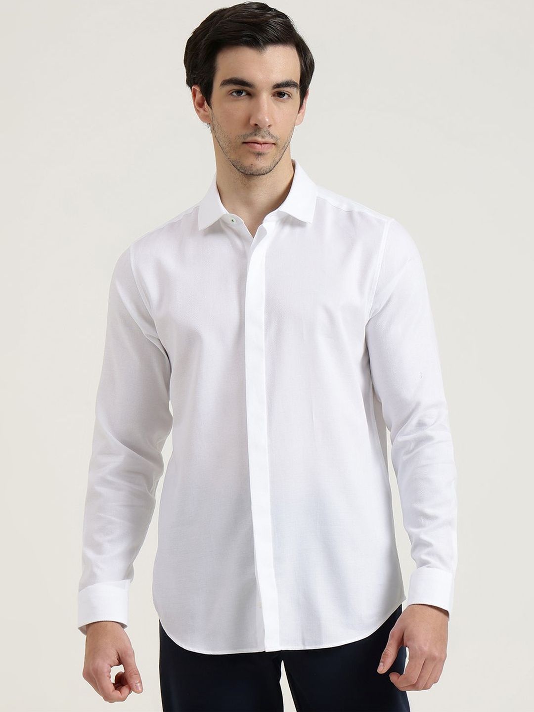 United Colors of Benetton Regular Fit Cut Away Textured Formal Shirts-picture-39