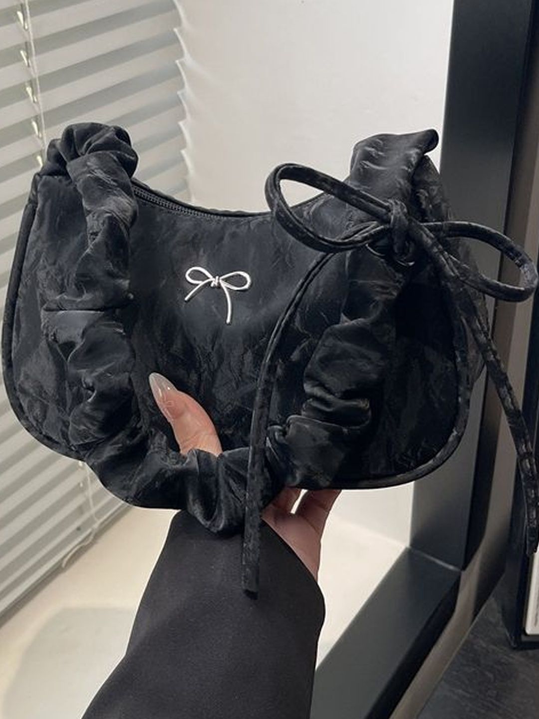 StyleCast x Revolte PU Bucket Shoulder Bag-picture-41