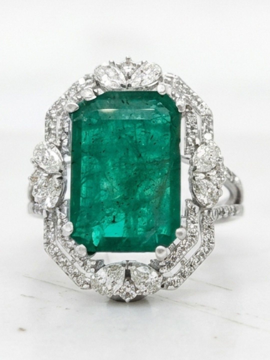 SHAIVA 18Kt Gold Ring With 1.74 Carat Natural Diamond - 3.995g-picture-17