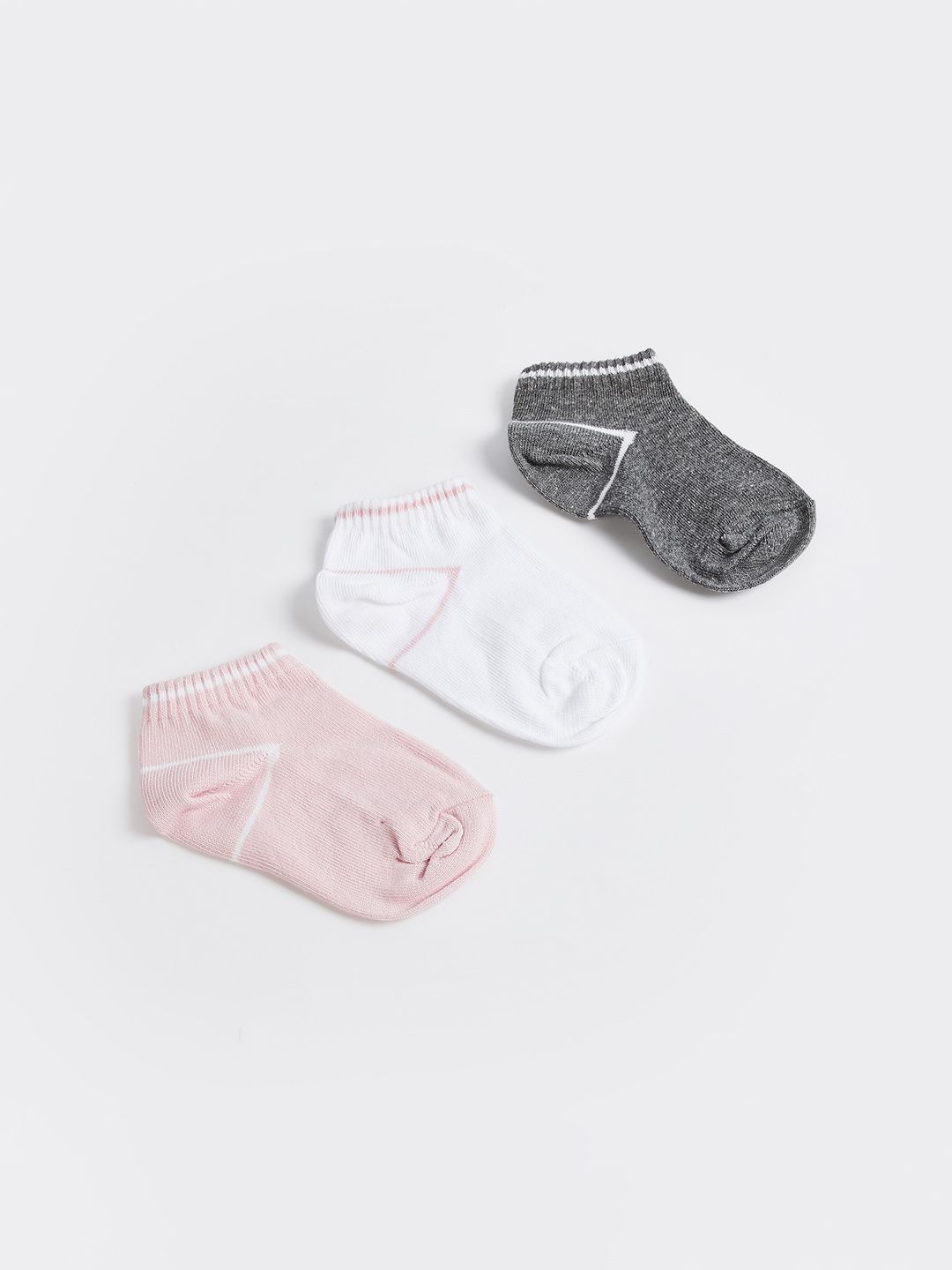 Juniors by Babyshop Girls Pack of 3 Cotton Blend Assorted Patterned Ankle Length Socks-picture-32
