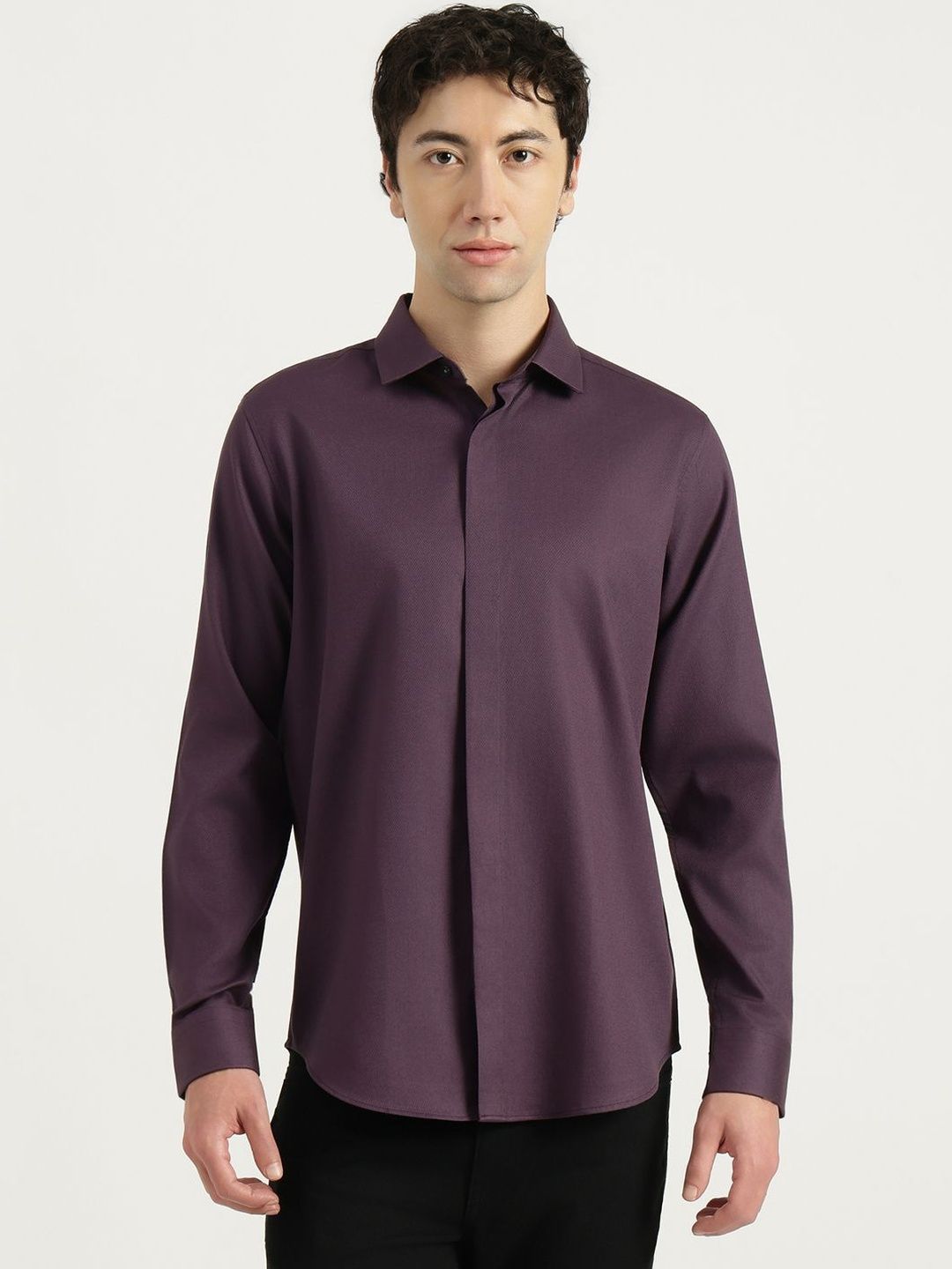 United Colors of Benetton Regular Fit Semi-cutaway Collar Patterned Shirts-image-16