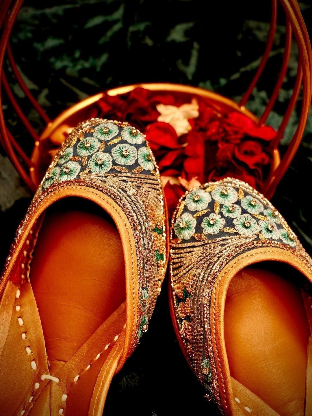 Gulbhahar Women Woven Design Pointed Toe Mojaris Flats-image-29