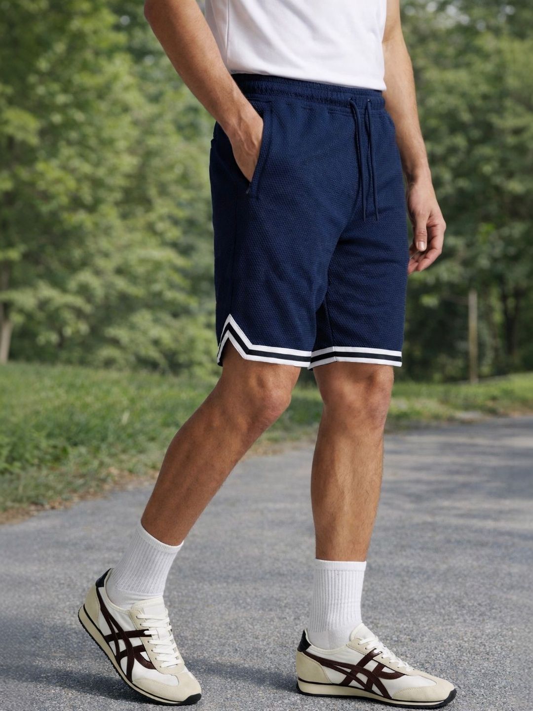 NOBERO Men Loose Fit Shorts-picture-24