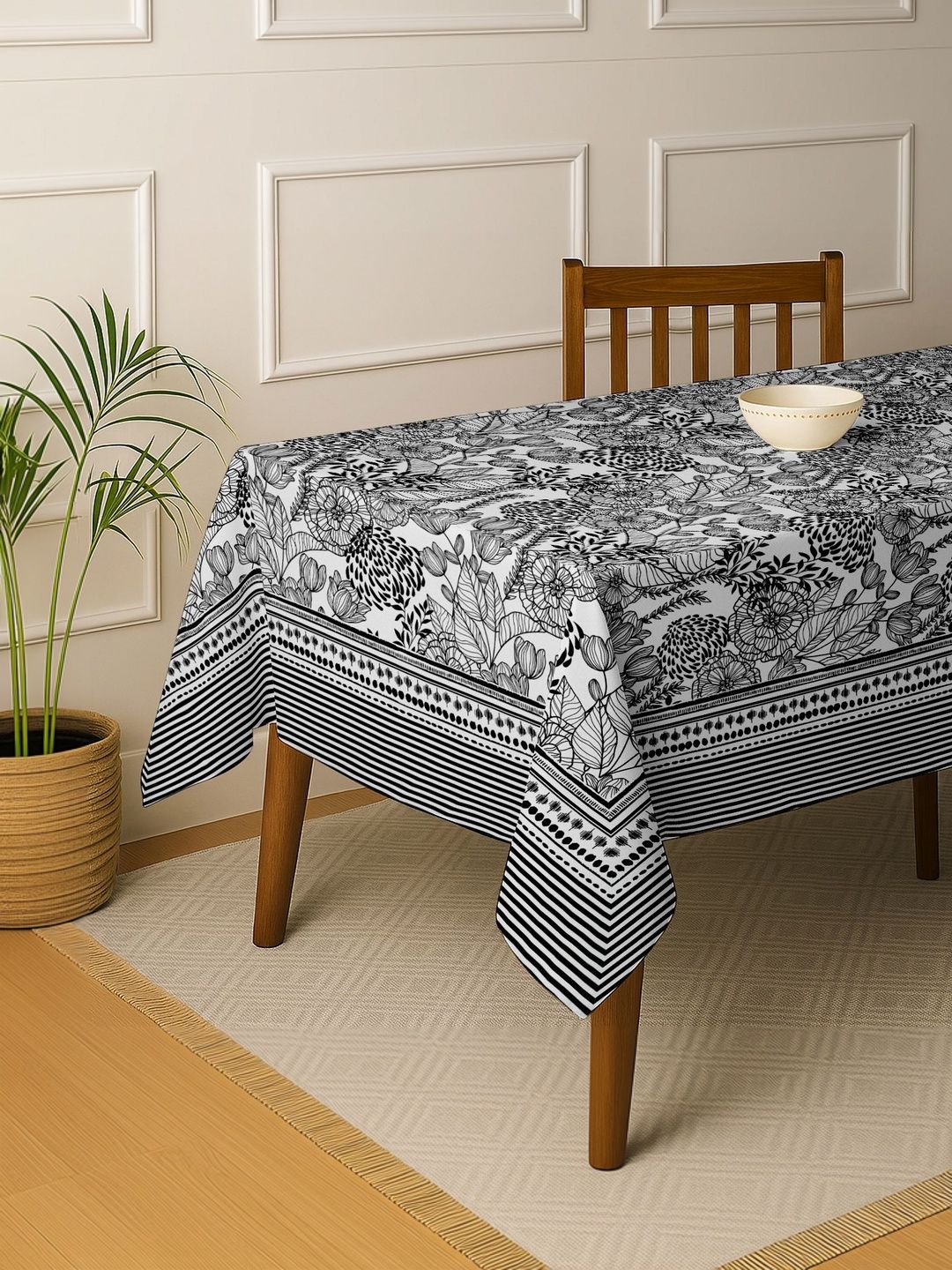 vargottam black cotton 6-seater table cover