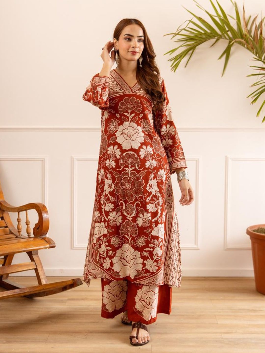 Berrylicious Women Floral Embroidered Beads and Stones Kurta with Palazzos-picture-16