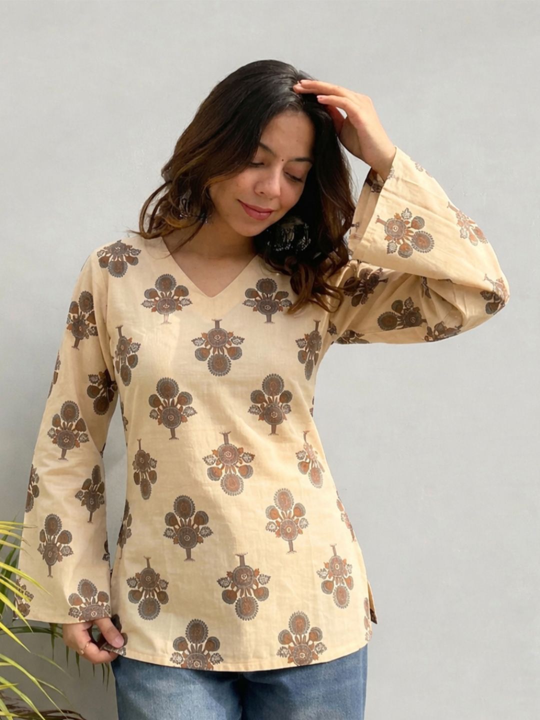 JAHIDA COMFORT WITH STYLE Floral Printed V-Neck Pure Cotton Kurti-picture-17