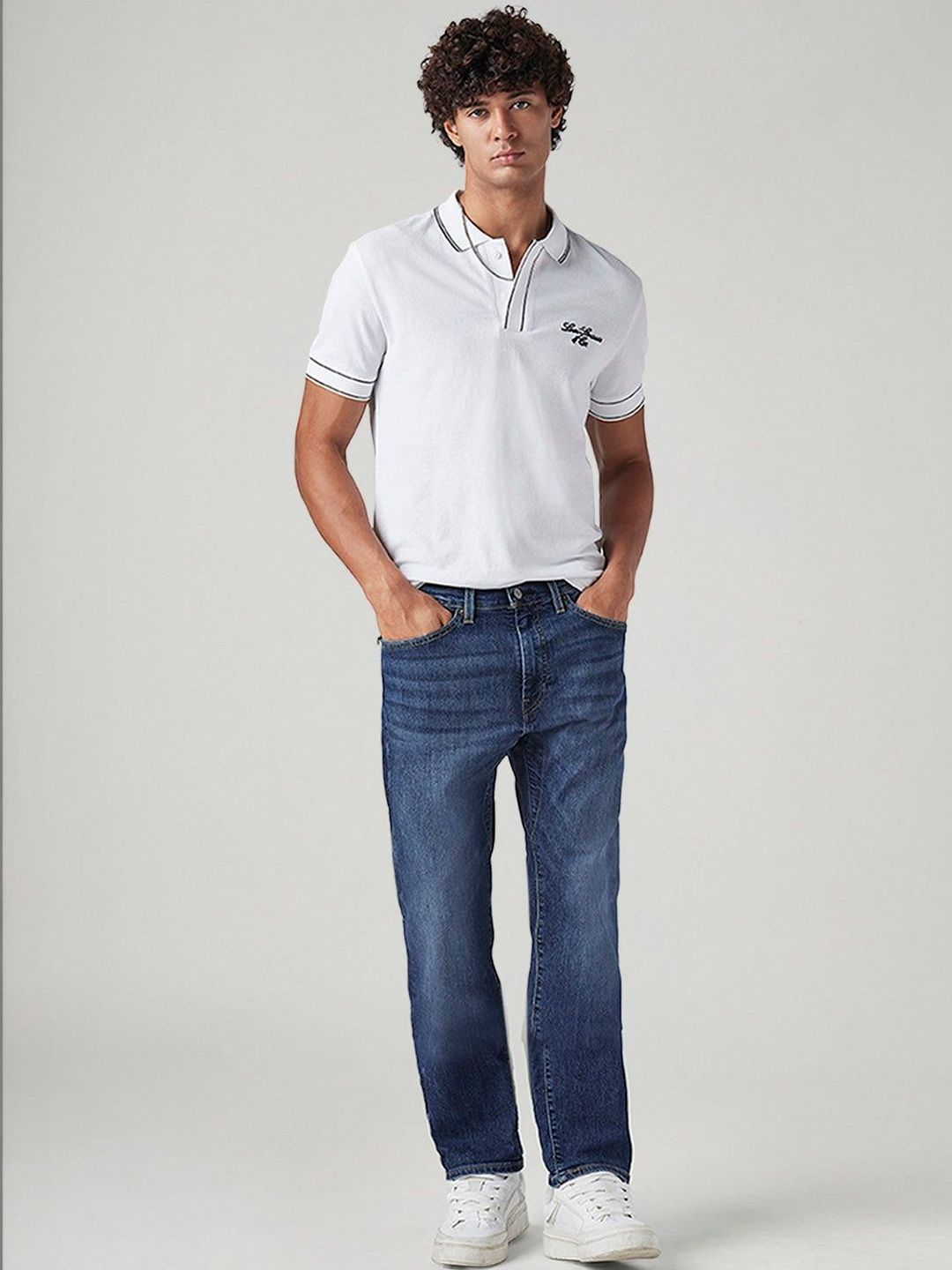 Levis Men Classic Straight Fit Mid-Rise Light Fade Stretchable Jeans-image-33