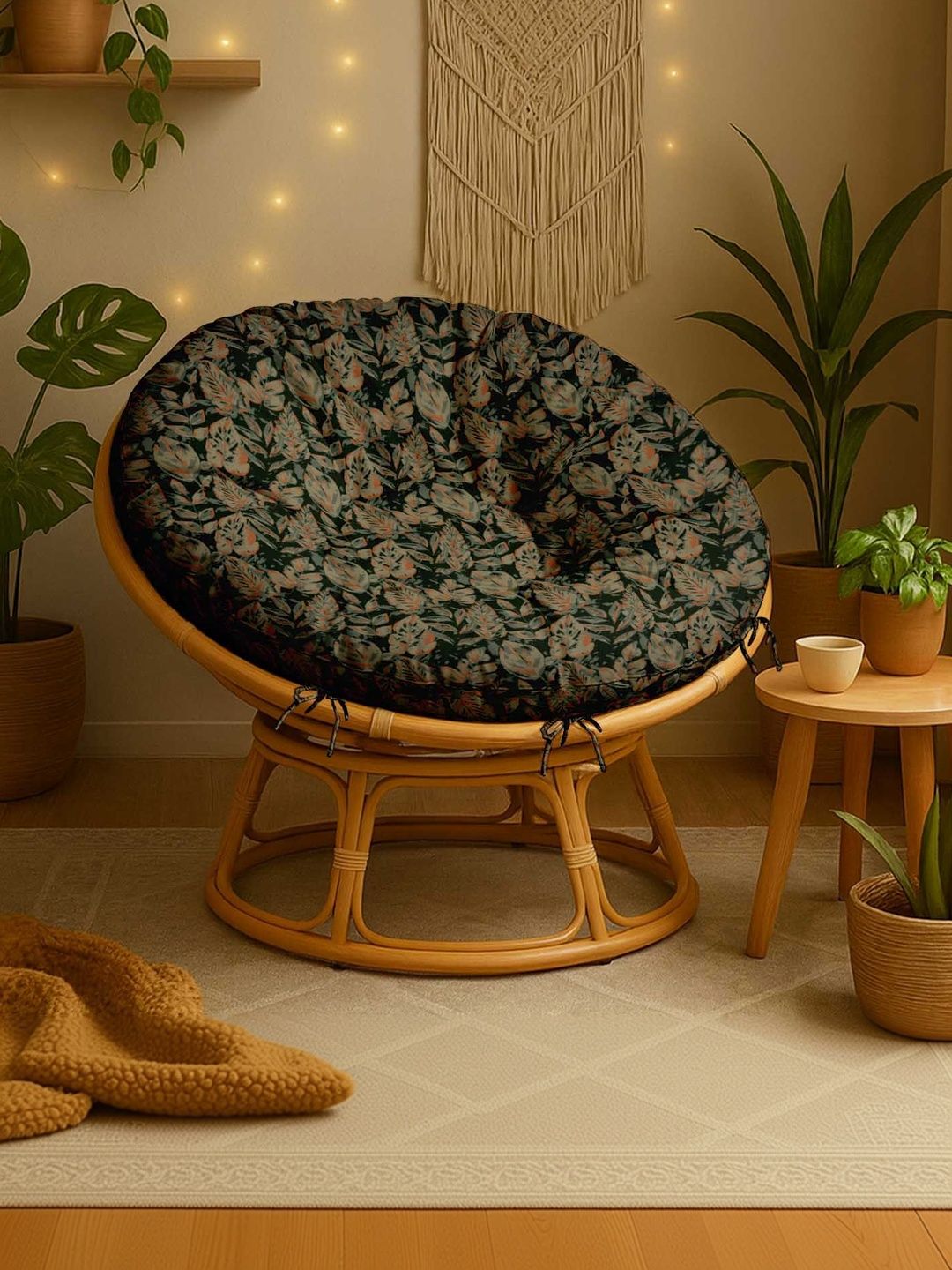 Vargottam Black Round Cushion Covers-image-25