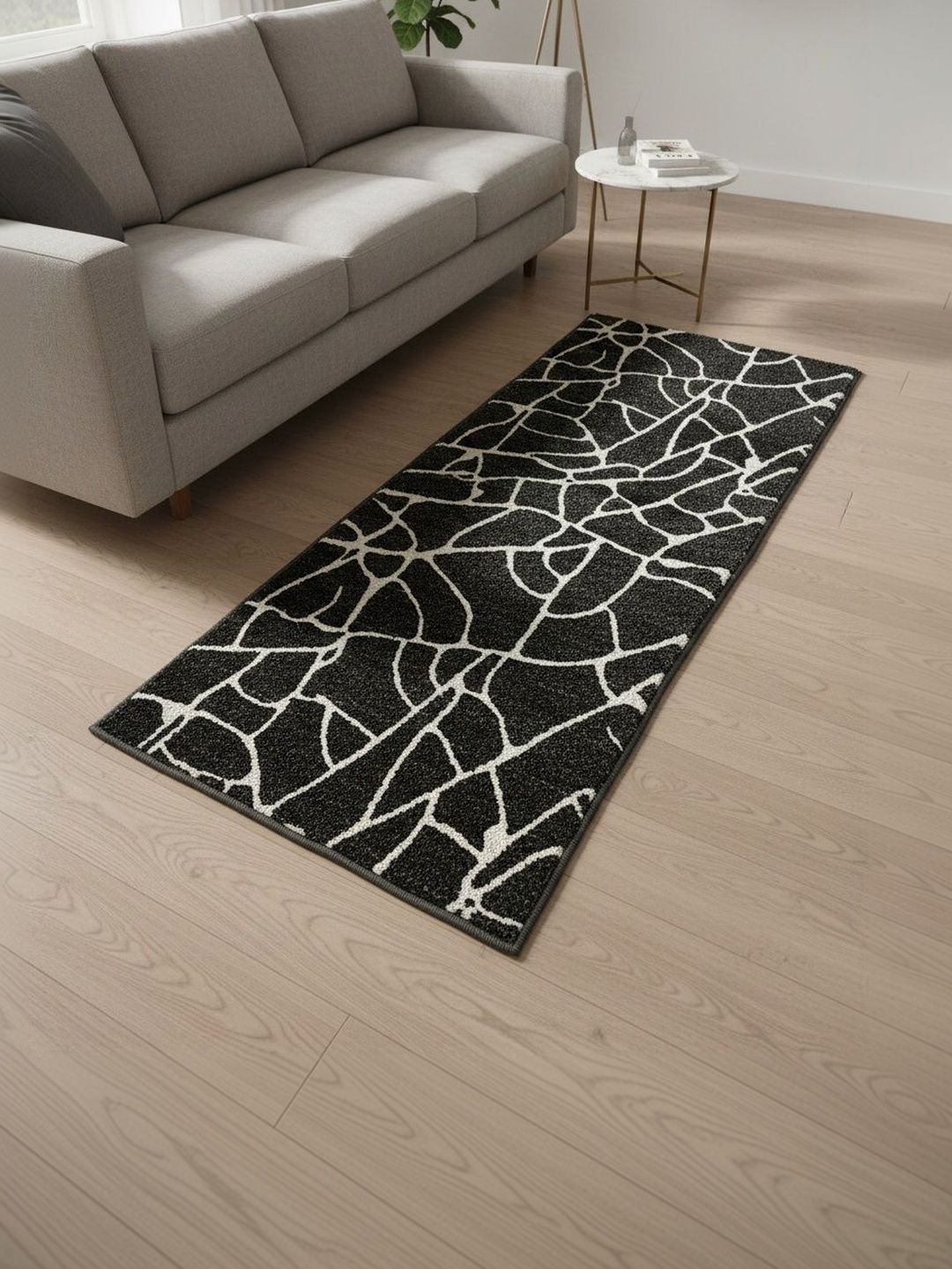 Themes Furnishings & Decor Black Abstract Polypropylene Carpet-image-44