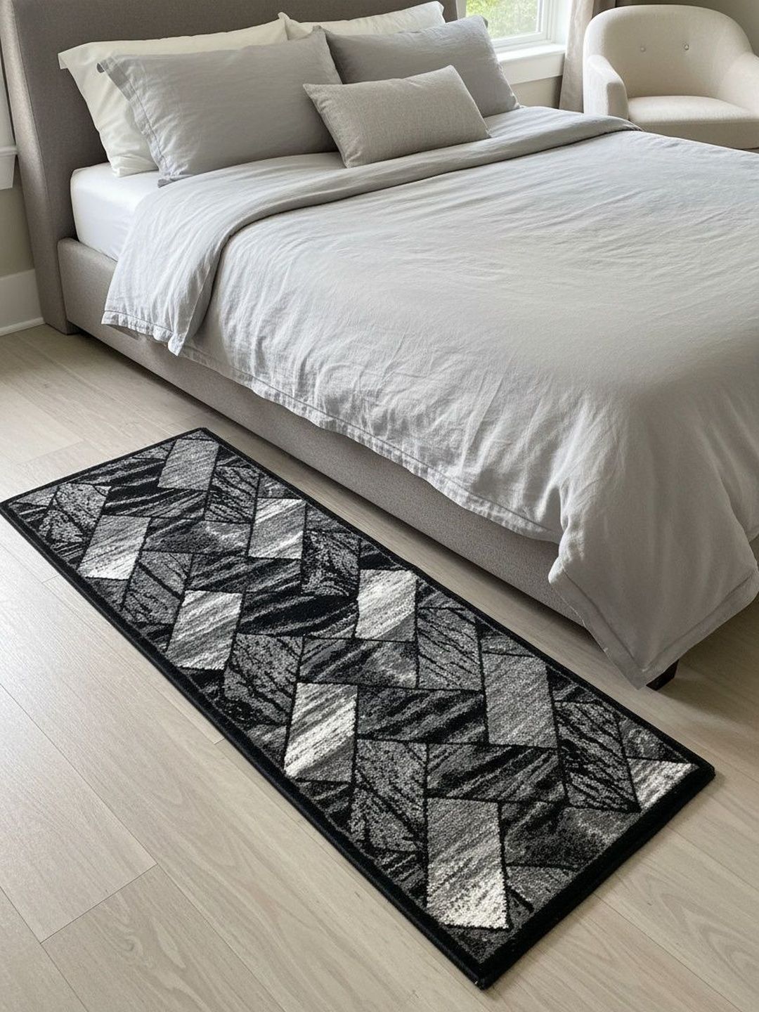 Themes Furnishings & Decor Grey Geometric Polypropylene Carpet-image-9