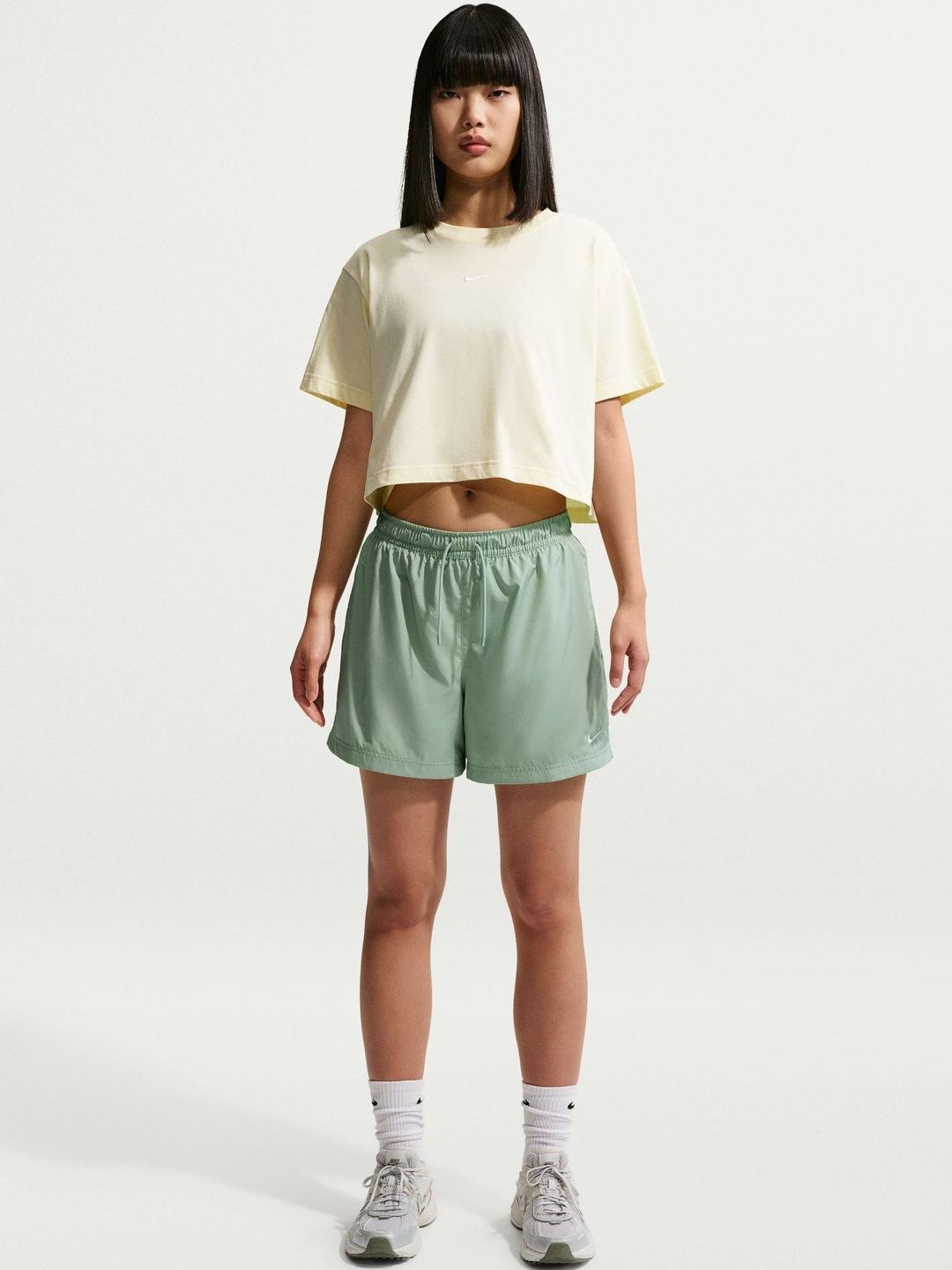Nike Sportswear Classic Wovens Women's Mid-Rise Shorts-picture-35