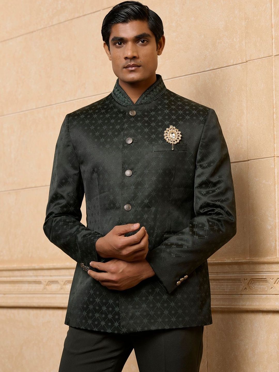 Tasva Embroidered Single-Breasted Blazer-picture-23