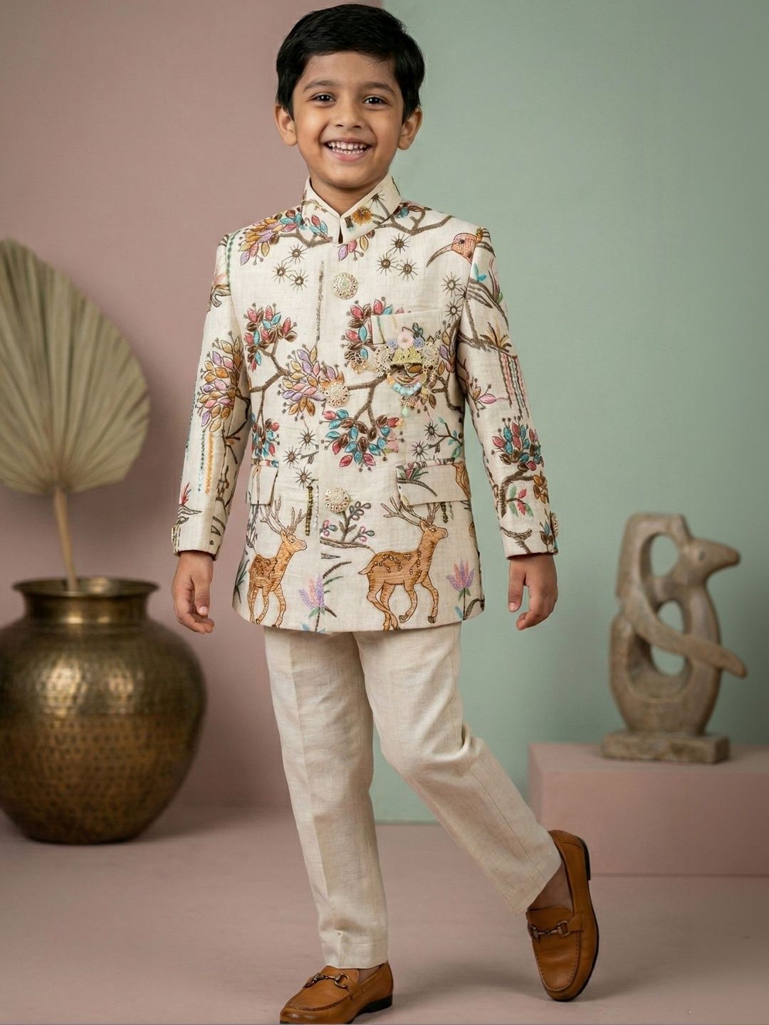Lagorii Boys Embroiderded Linen Mandarin Collar Tailored Fit 2-Piece Suit-picture-14