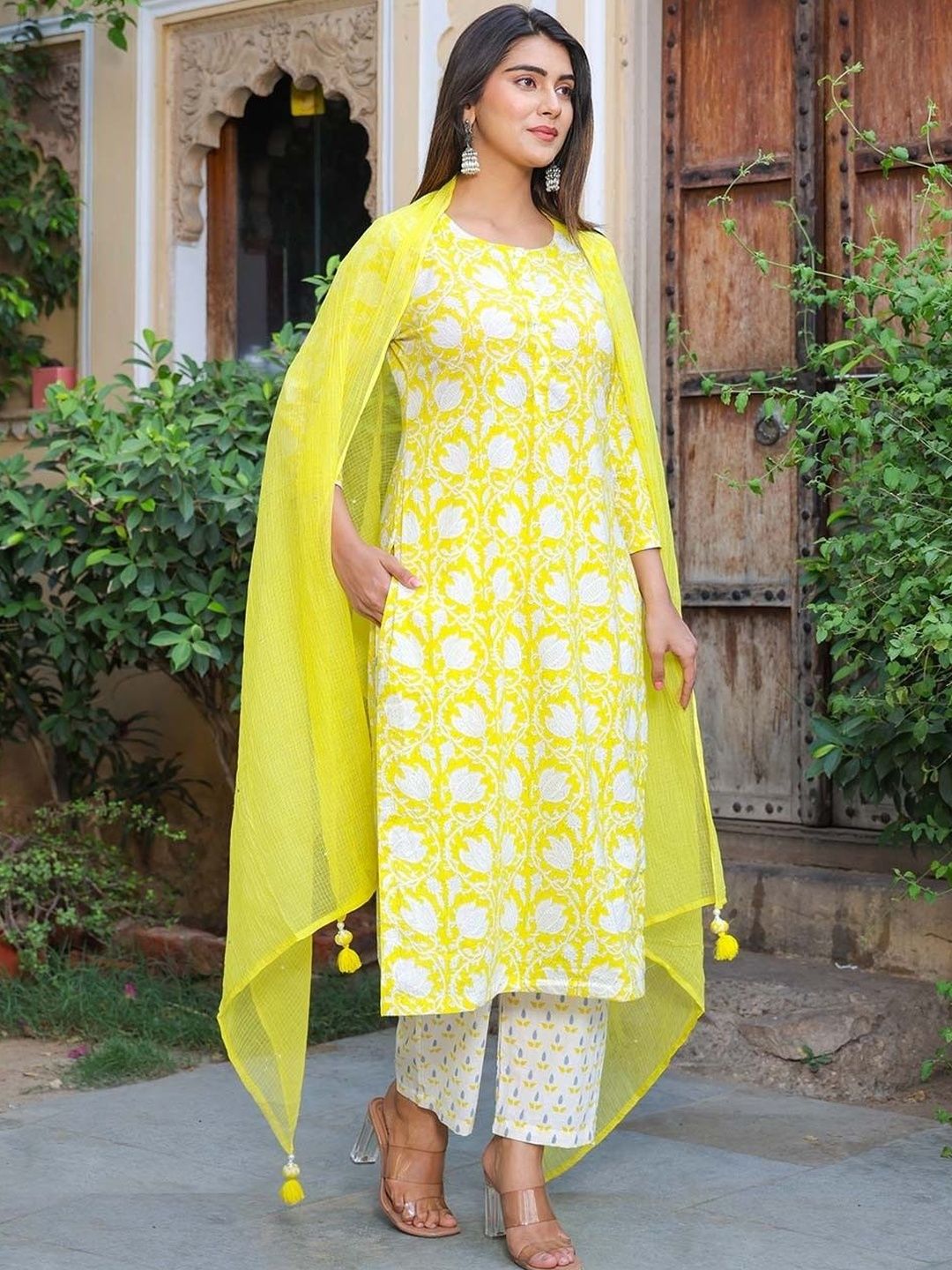 Lookmark Women Floral Printed Regular Kurta with Trousers & With Dupatta-image-2