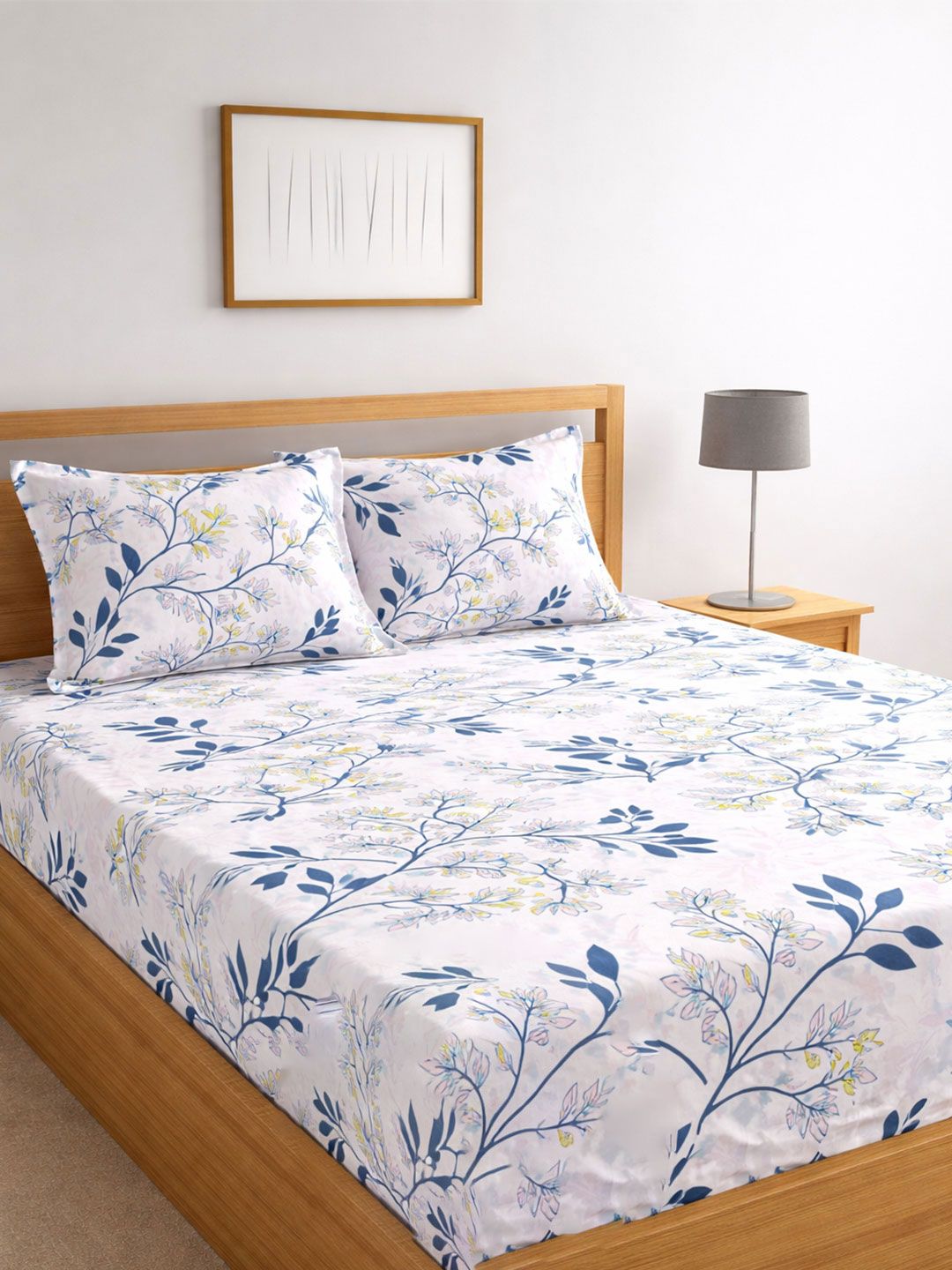 Klotthe Floral 210 TC Polycotton Bedsheet with 2 Pillow Covers