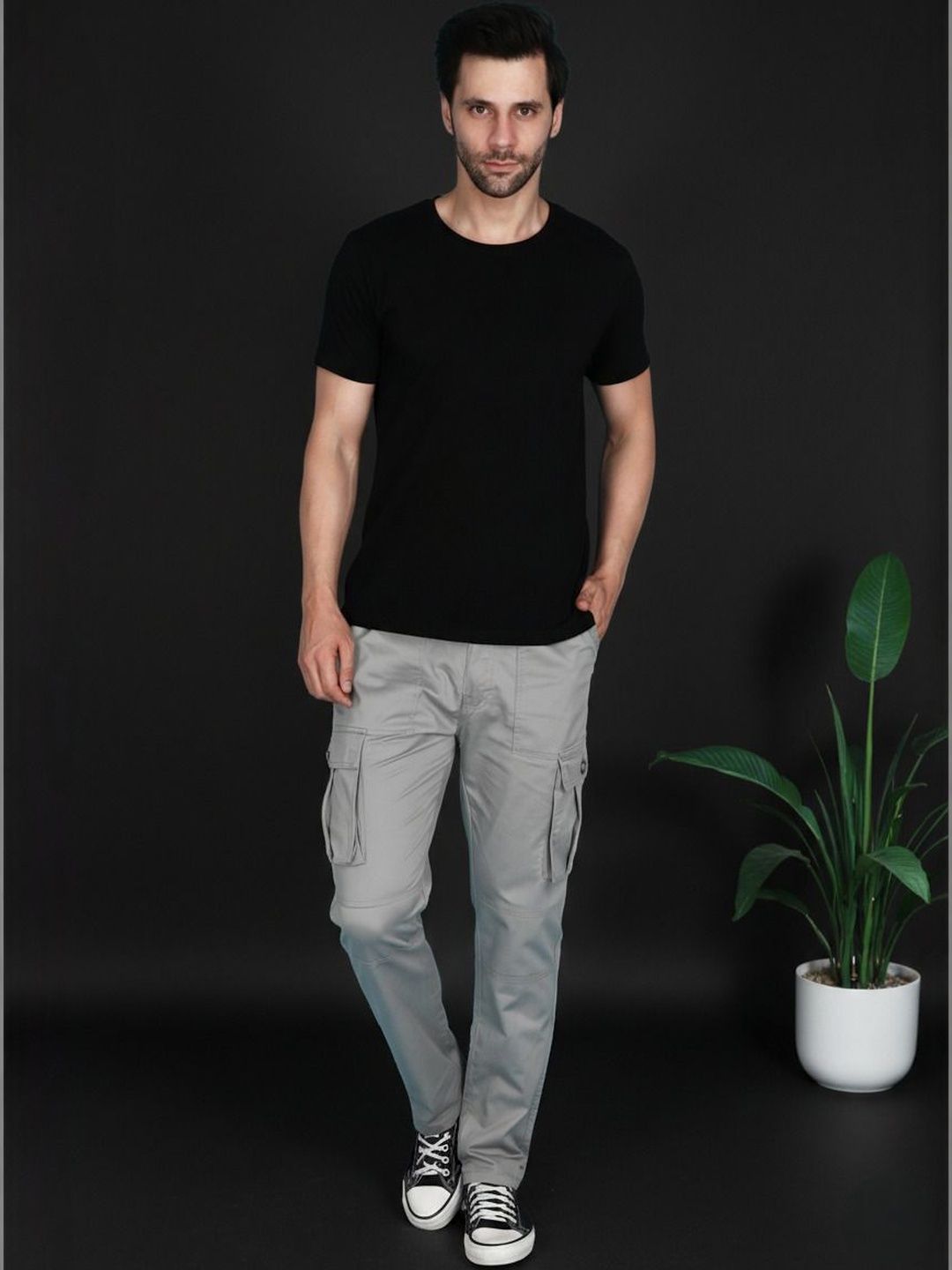 Roadster Men Relaxed Regular Fit Mid-rise Cotton Cargos Trousers-picture-24