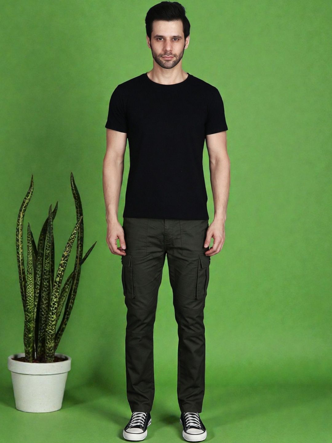 Roadster Men Relaxed Regular Fit Mid-rise Cotton Cargos Trousers-picture-35