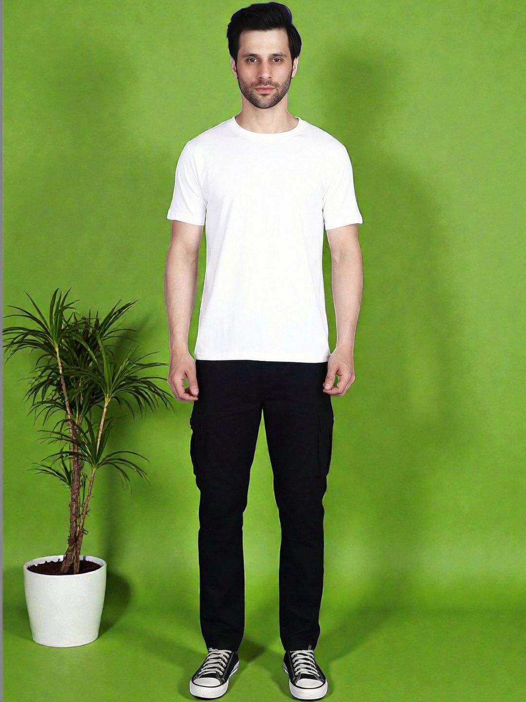 Roadster Men Relaxed Regular Fit Mid-rise Cotton Cargos Trousers-picture-36