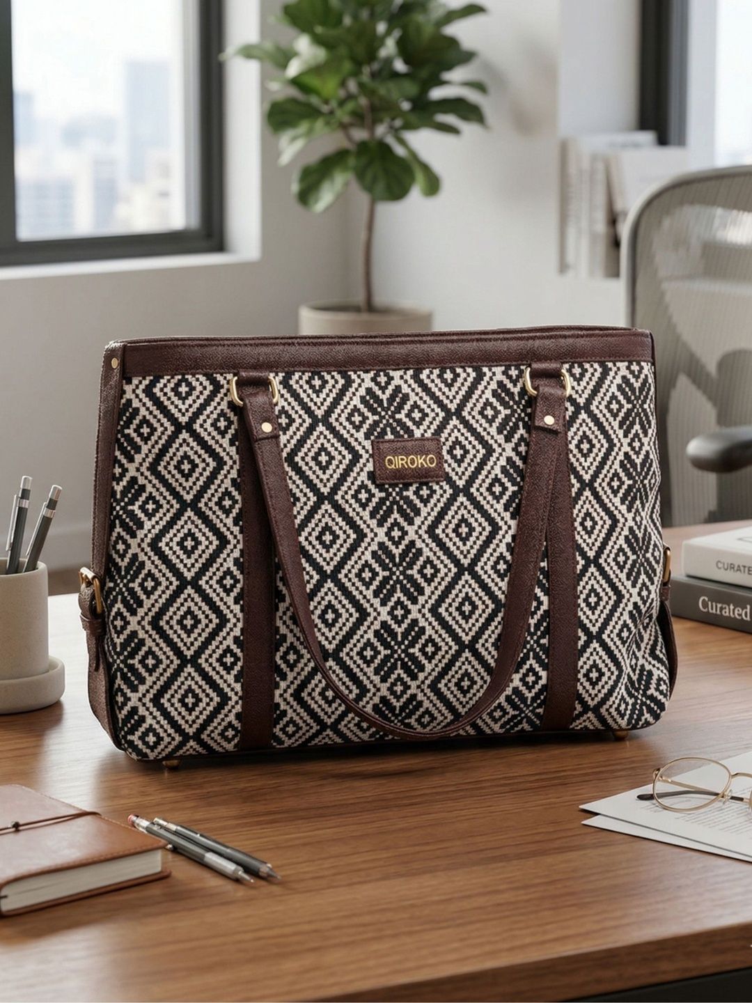 Qiroko Geometric Textured Oversized Tote Bag-picture-18