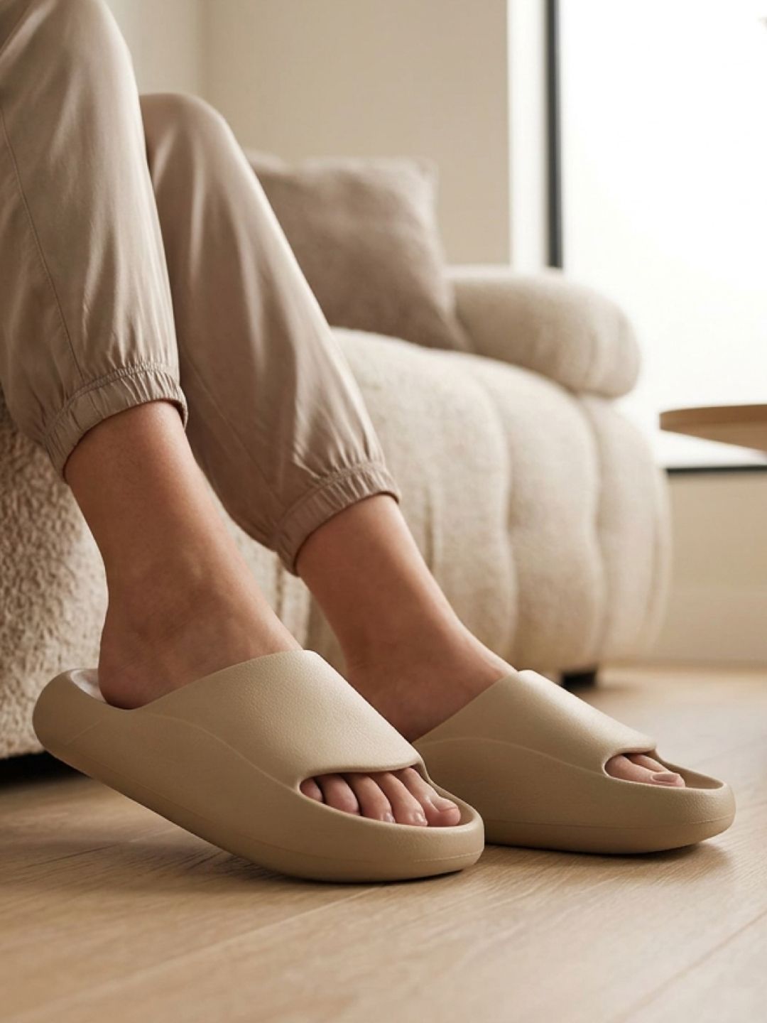 Ludic Unisex Sliders-picture-10